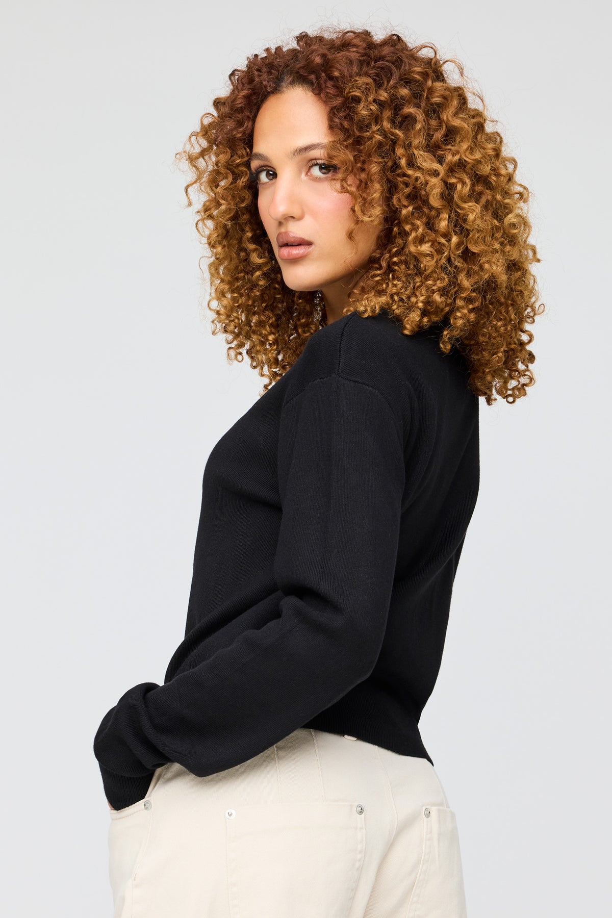Vue alternative 2. Cardigan boutonné en tricot côtelé
