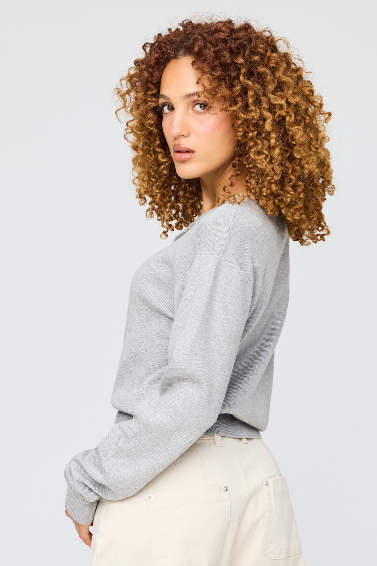 Vue alternative 2. Cardigan boutonné en tricot côtelé
