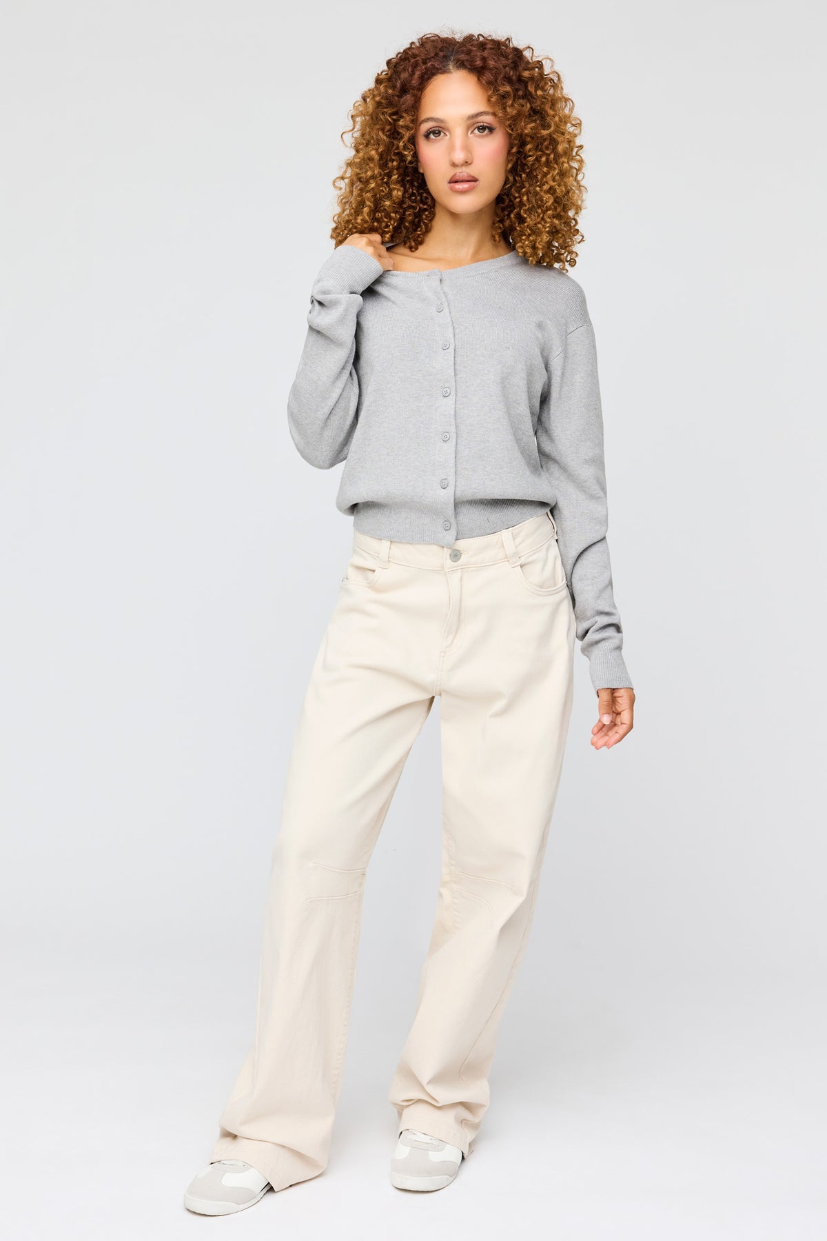 Vue alternative 3. Cardigan boutonné en tricot côtelé