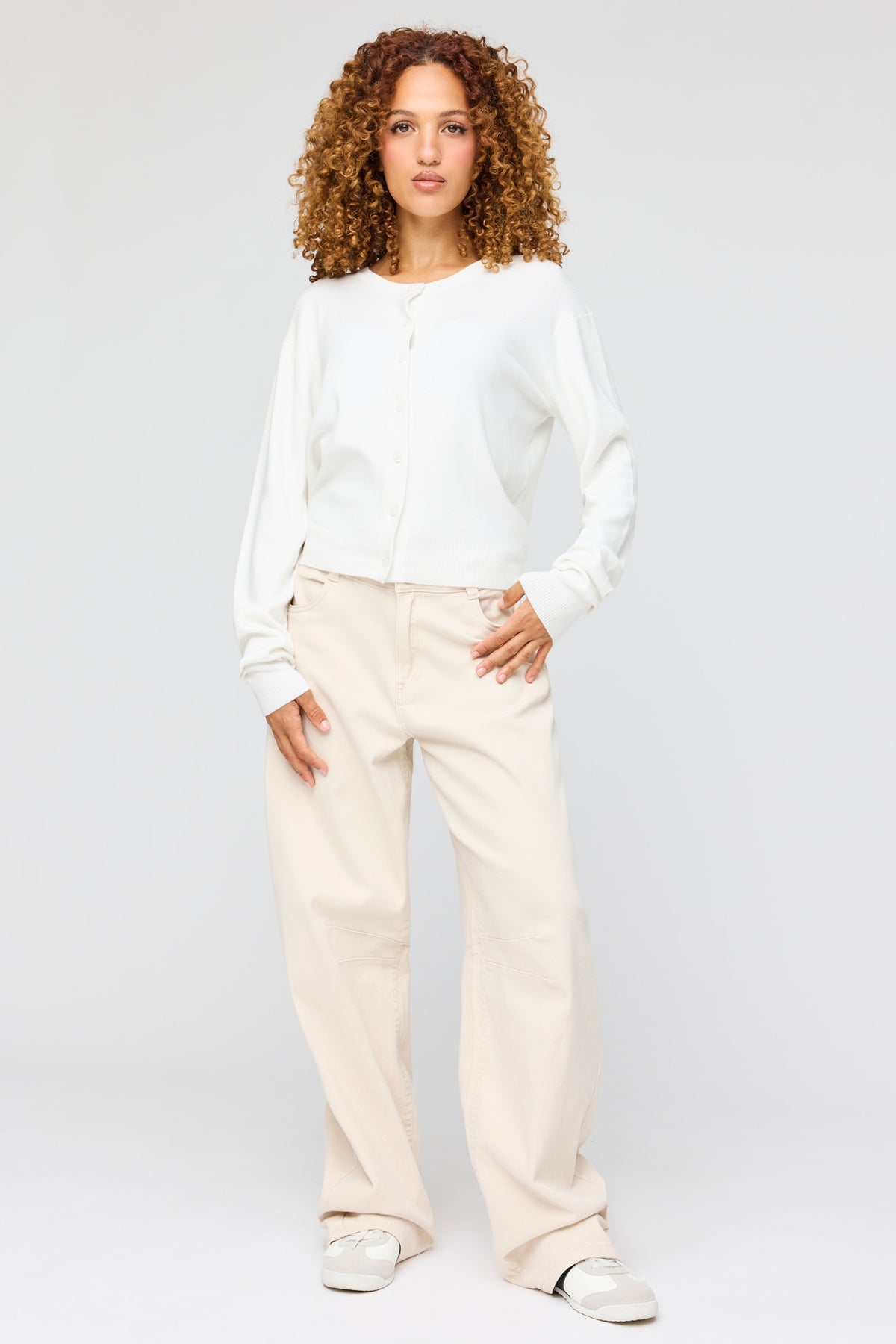 Vue alternative 3. Cardigan boutonné en tricot côtelé