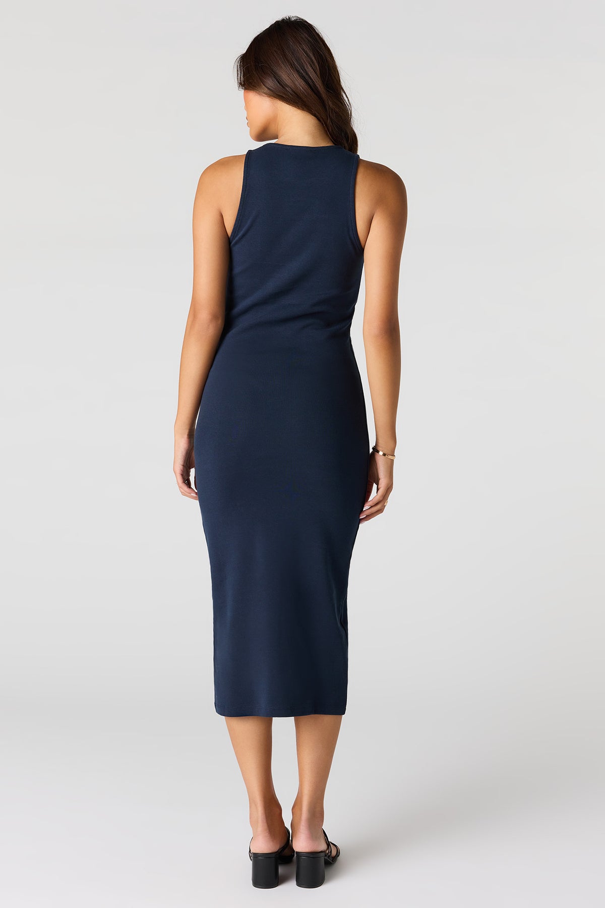 Vue alternative 3. Robe midi sans manches