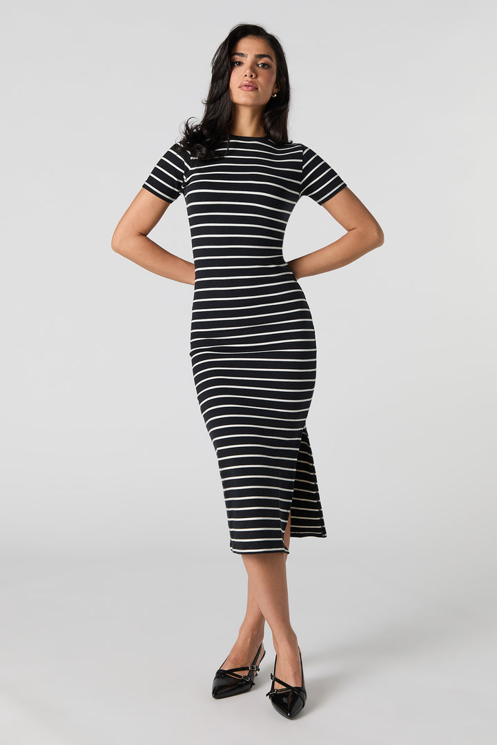 Robe midi à fente et manche courte