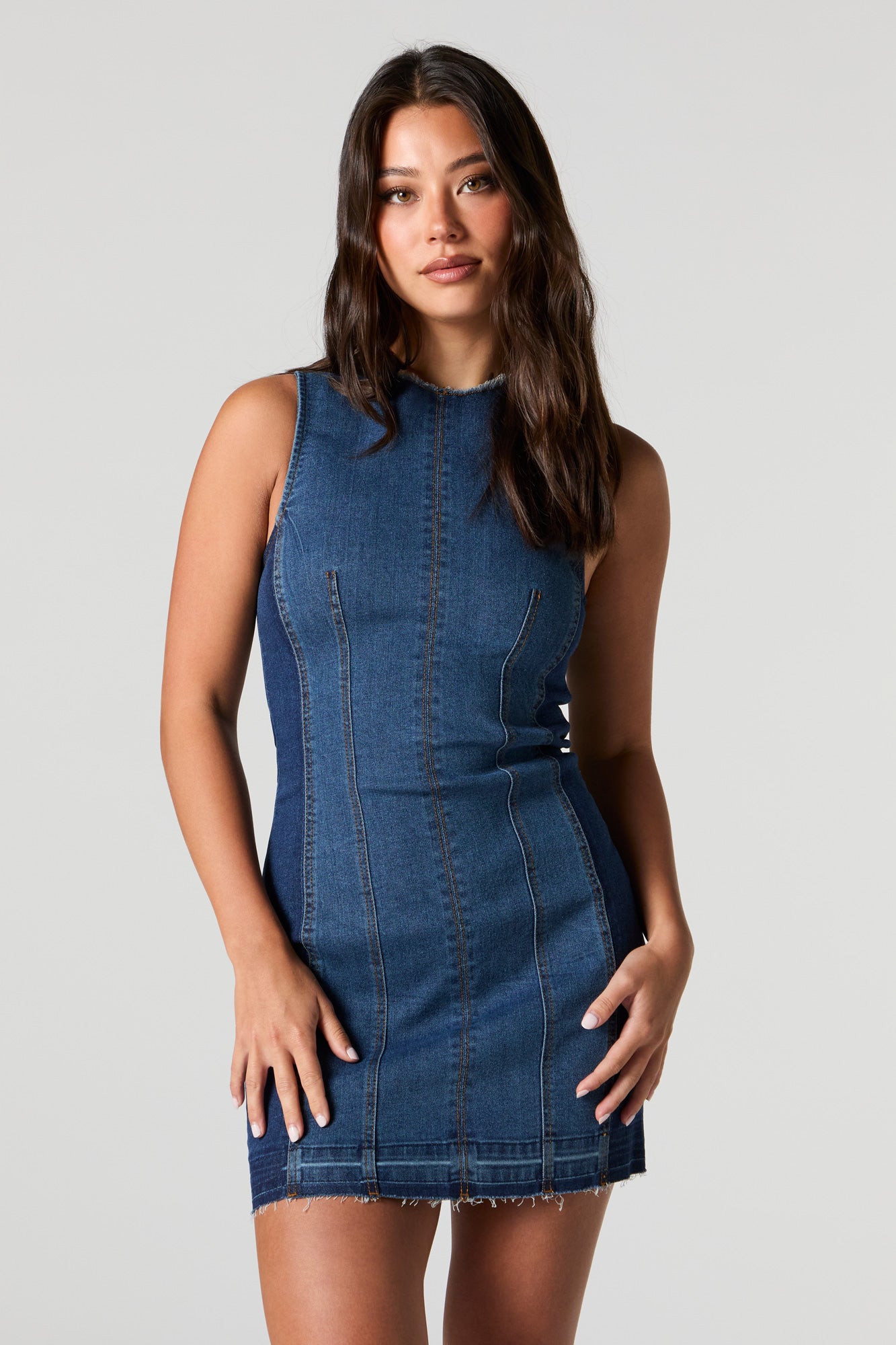 Minirobe sans manches en denim avec franges