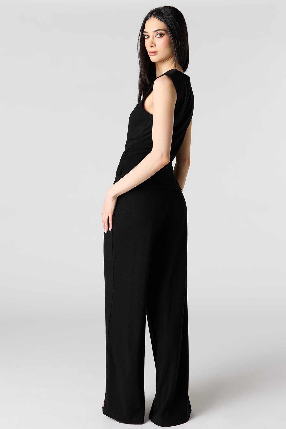 Vue alternative 3. Pantalon à jambe large