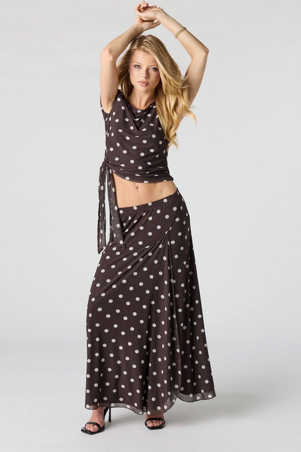 Vue alternative 4. Jupe maxi en filet avec fente