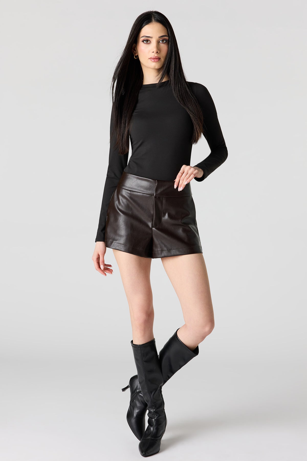 Alt View 3. Faux Leather Short - Brown