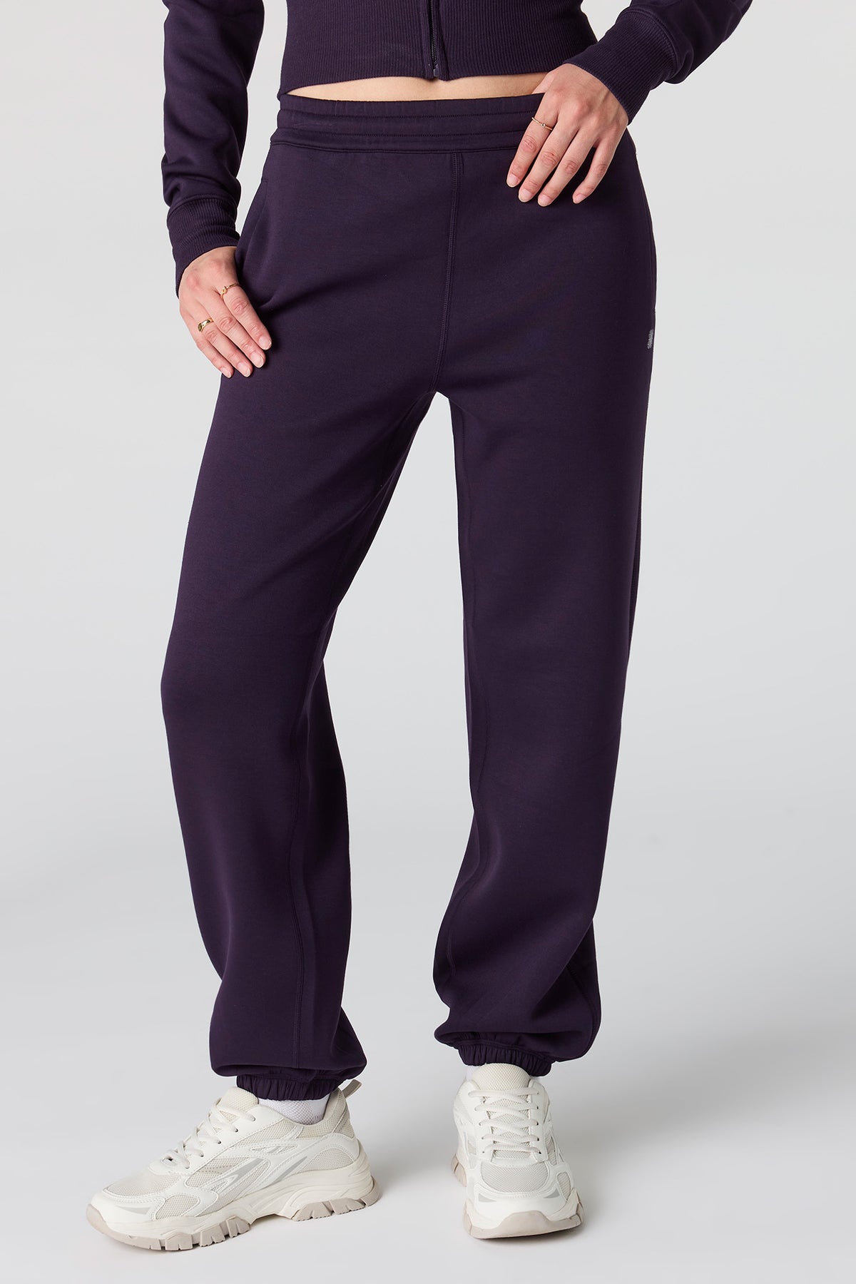 Alt View 2. Luxe Scuba Jogger - Plum