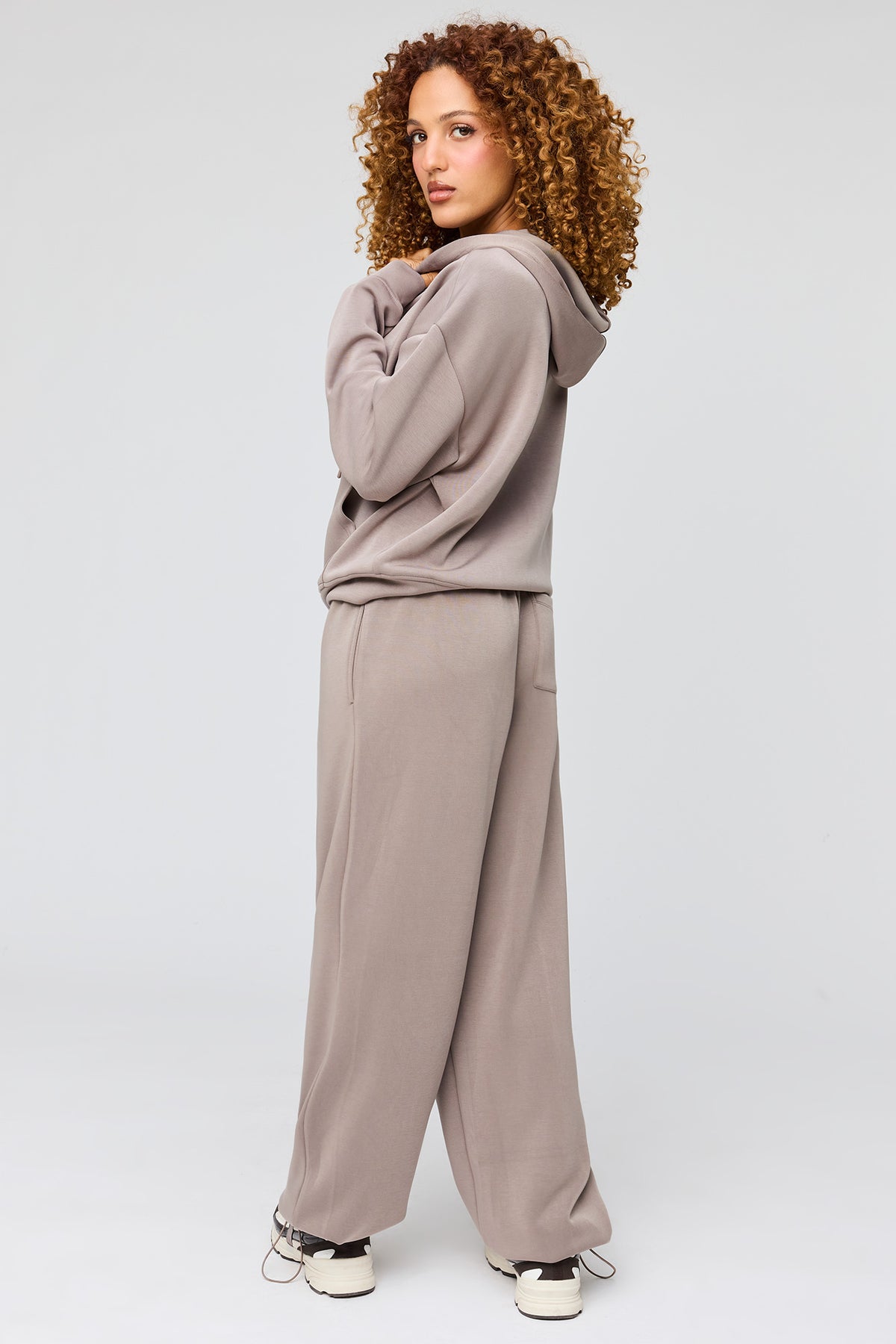 Vue alternative 3. Jogger en scuba de luxe