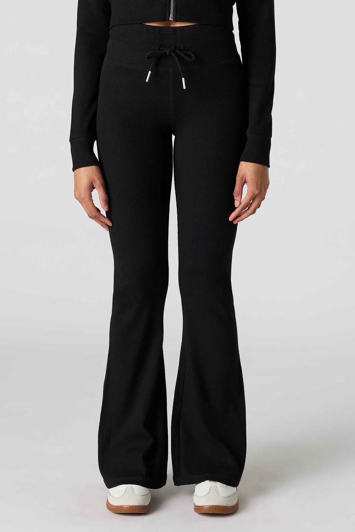 Vue alternative 2. Pantalon côtelé à jambe droite