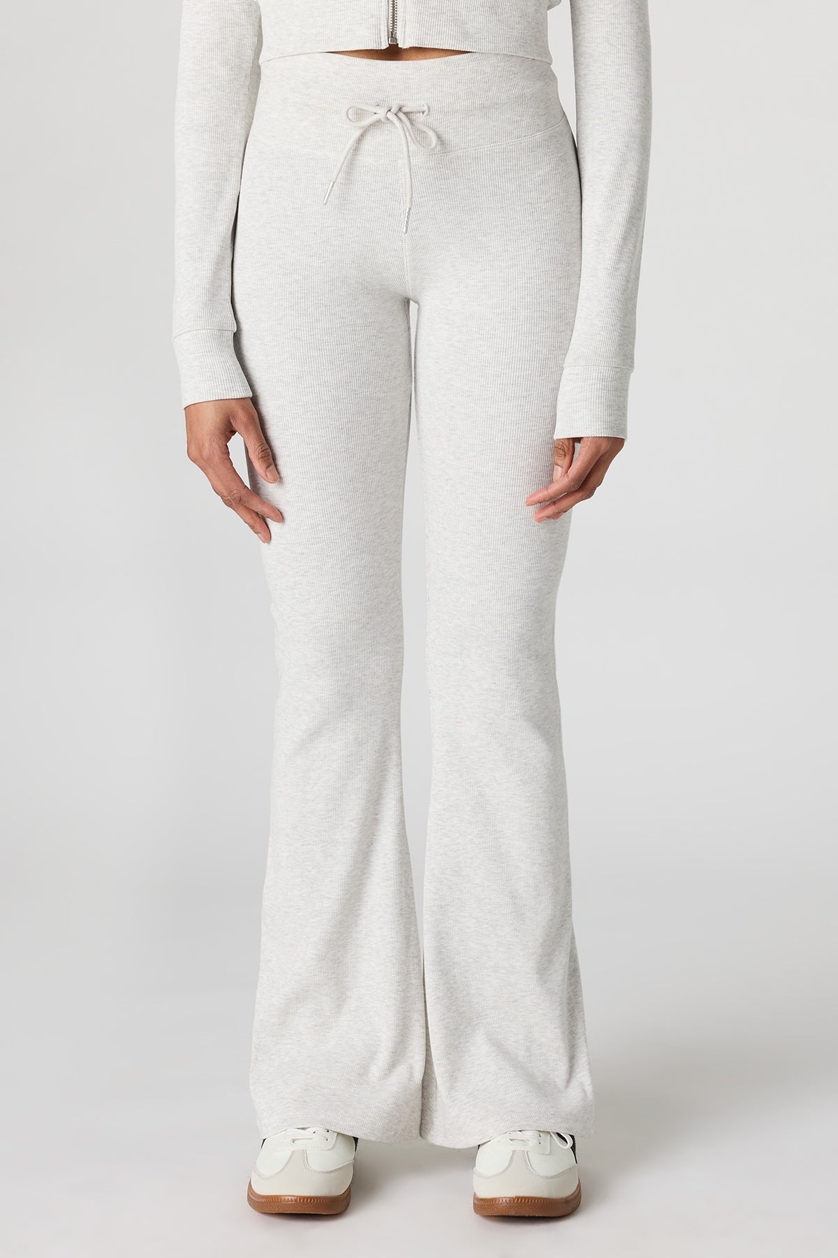 Vue alternative 2. Pantalon côtelé à jambe droite