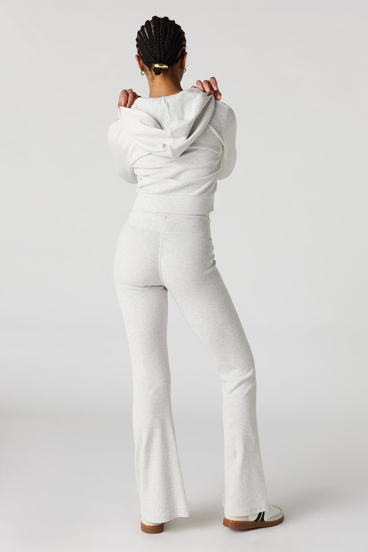 Vue alternative 3. Pantalon côtelé à jambe droite