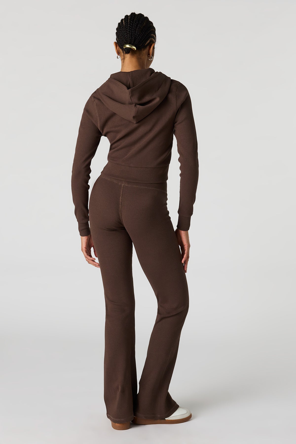 Vue alternative 3. Pantalon côtelé à jambe droite