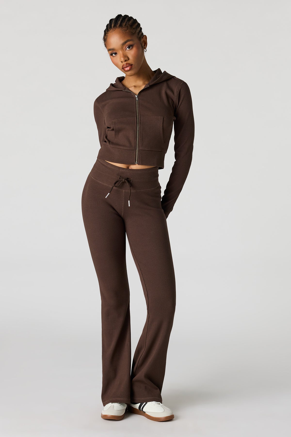 Pantalon côtelé à jambe droite