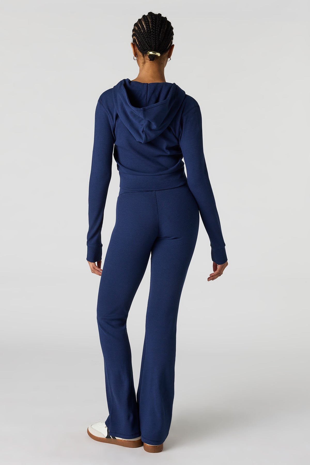 Vue alternative 3. Pantalon côtelé à jambe droite