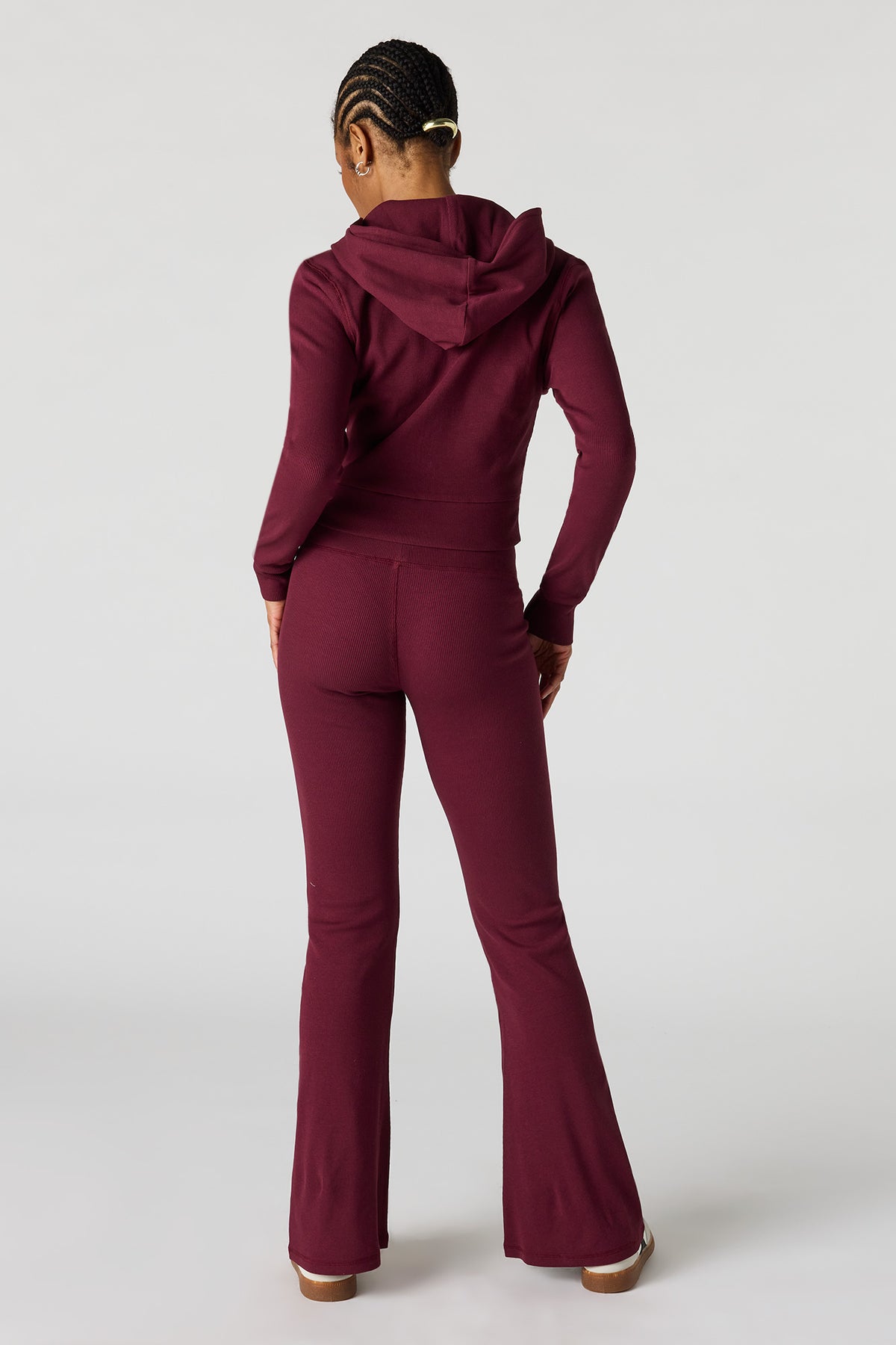 Vue alternative 3. Pantalon côtelé à jambe droite