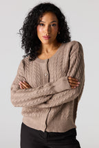 Cardigan en tricot torsadé