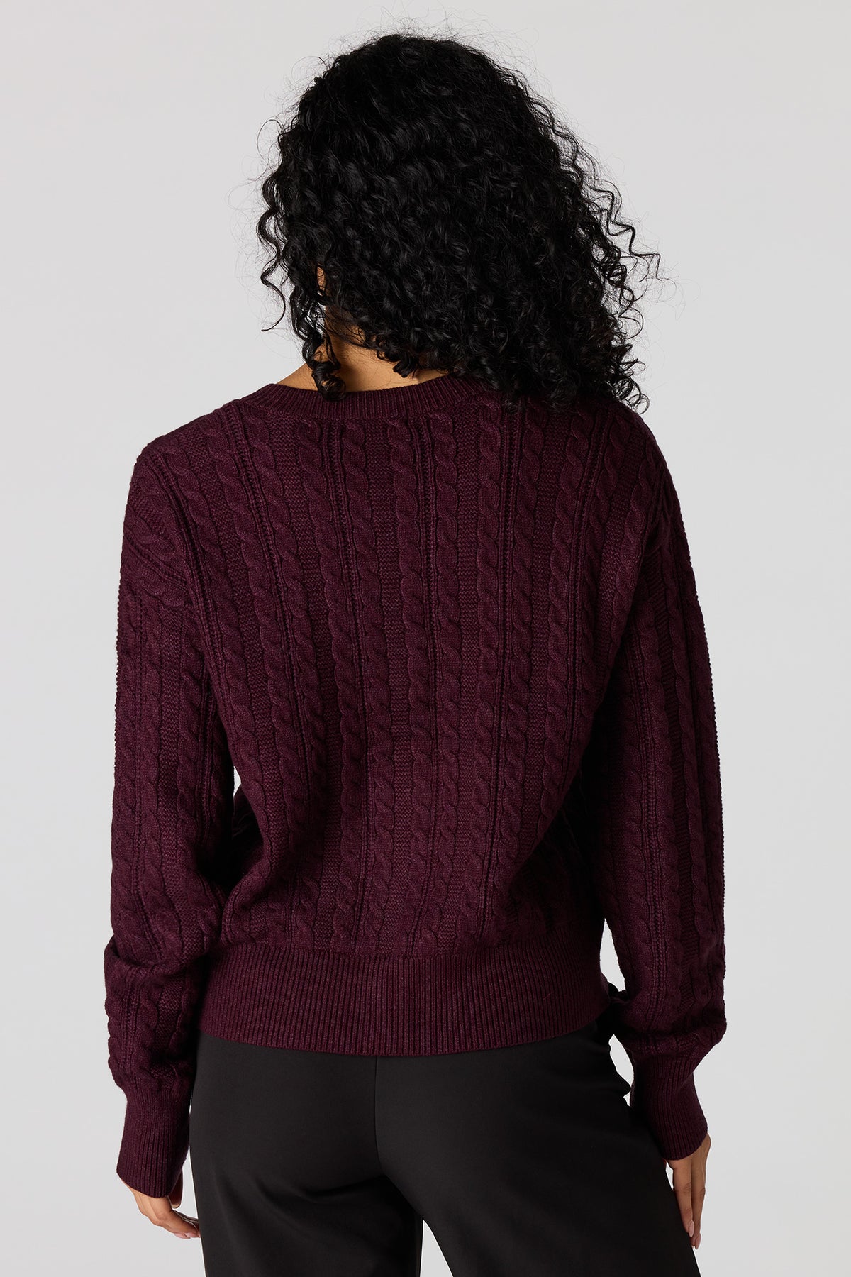 Vue alternative 2. Cardigan en tricot torsadé