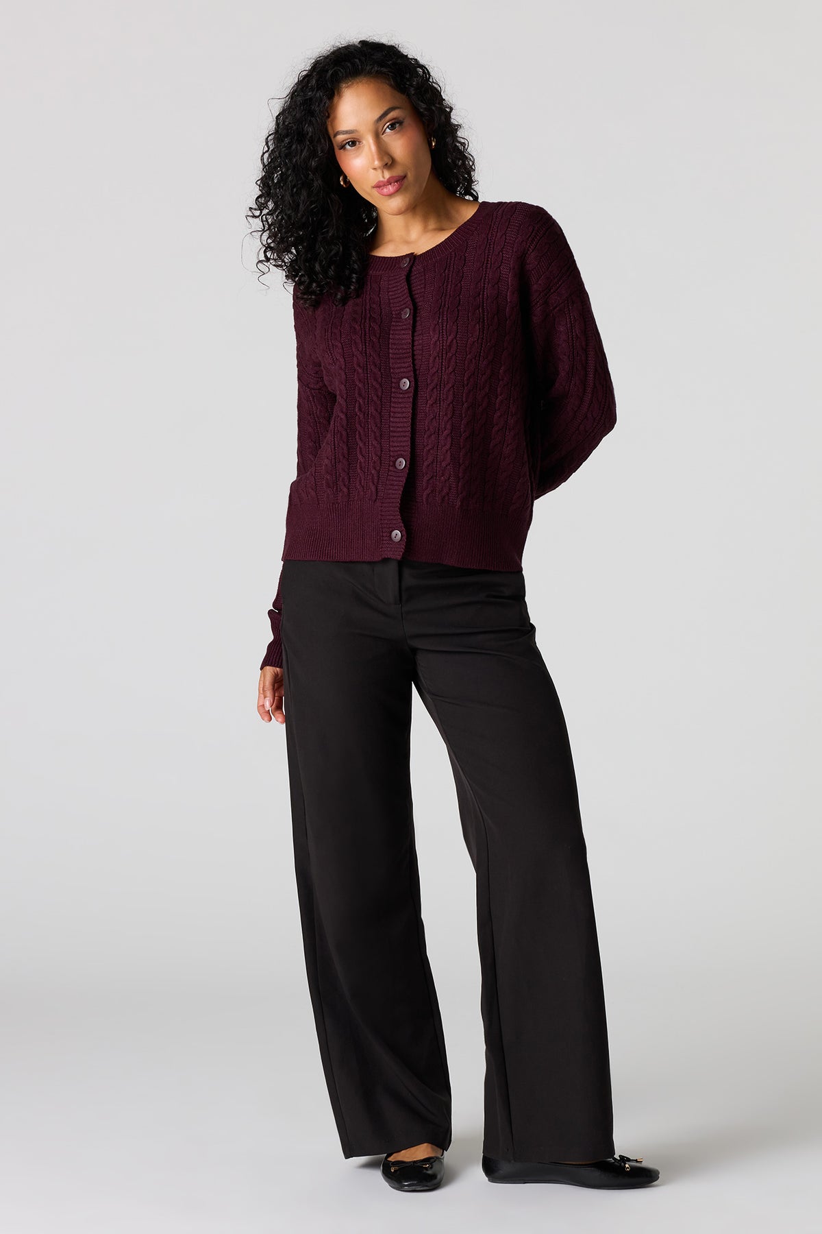 Vue alternative 3. Cardigan en tricot torsadé