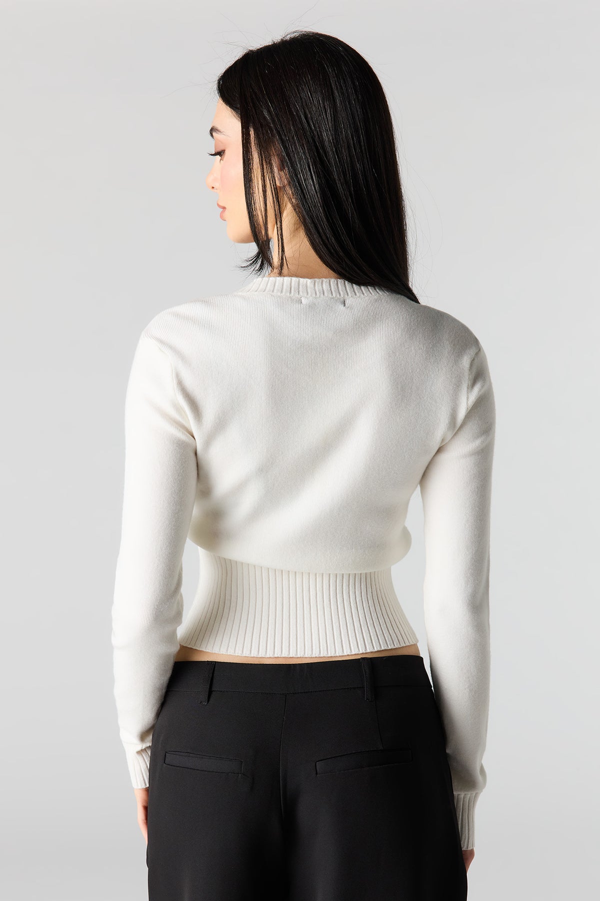 Vue alternative 2. Haut à capuchon en tricot avec fermeture à glissière