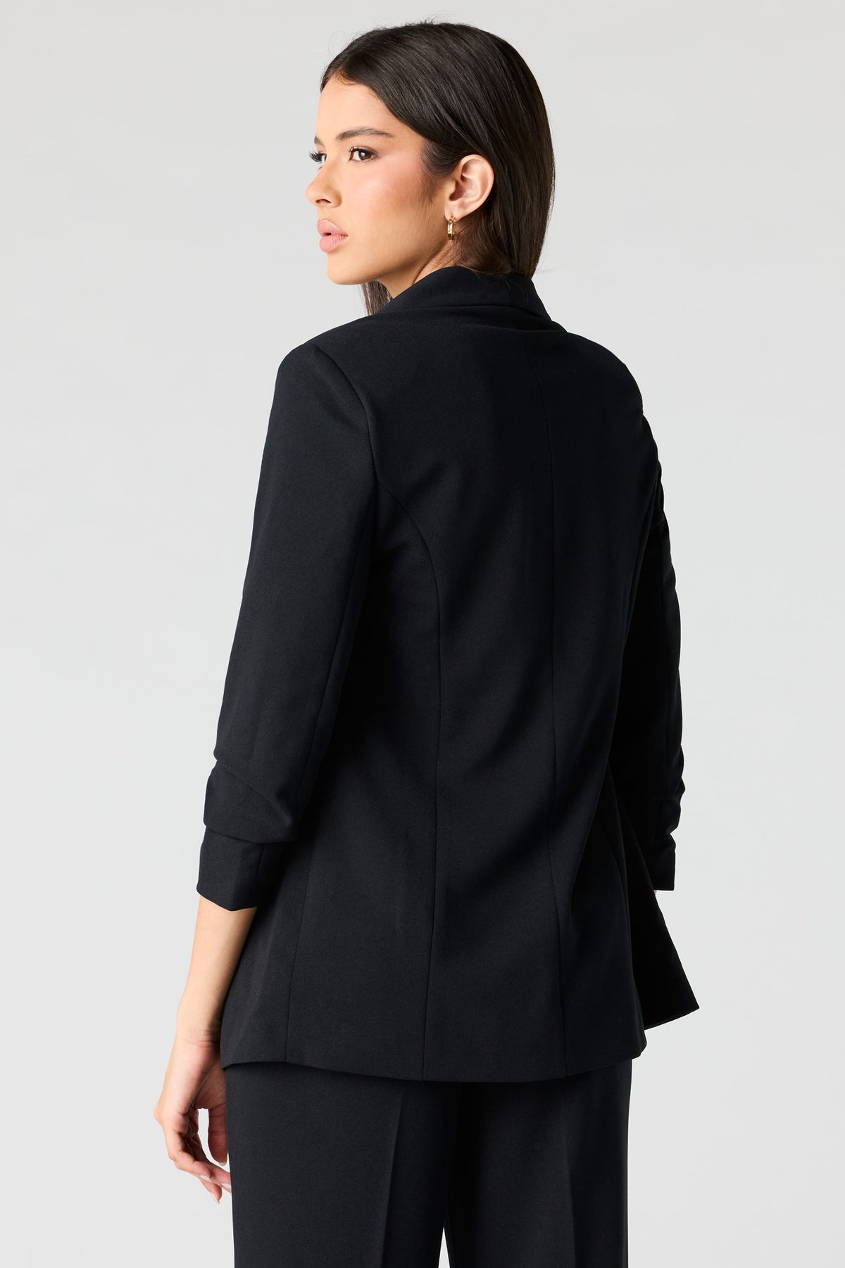 Vue alternative 2. Blazer à manches ruchées