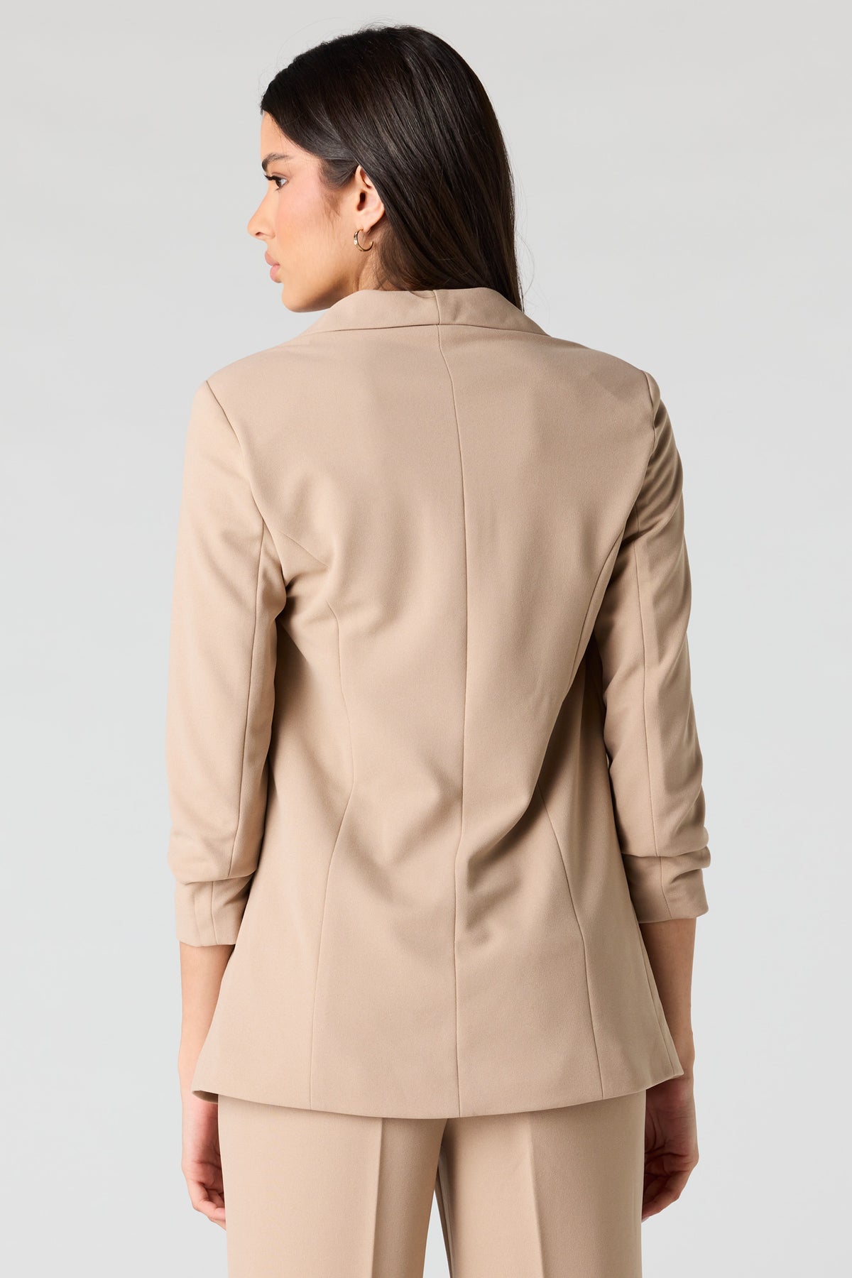 Vue alternative 2. Blazer à manches ruchées