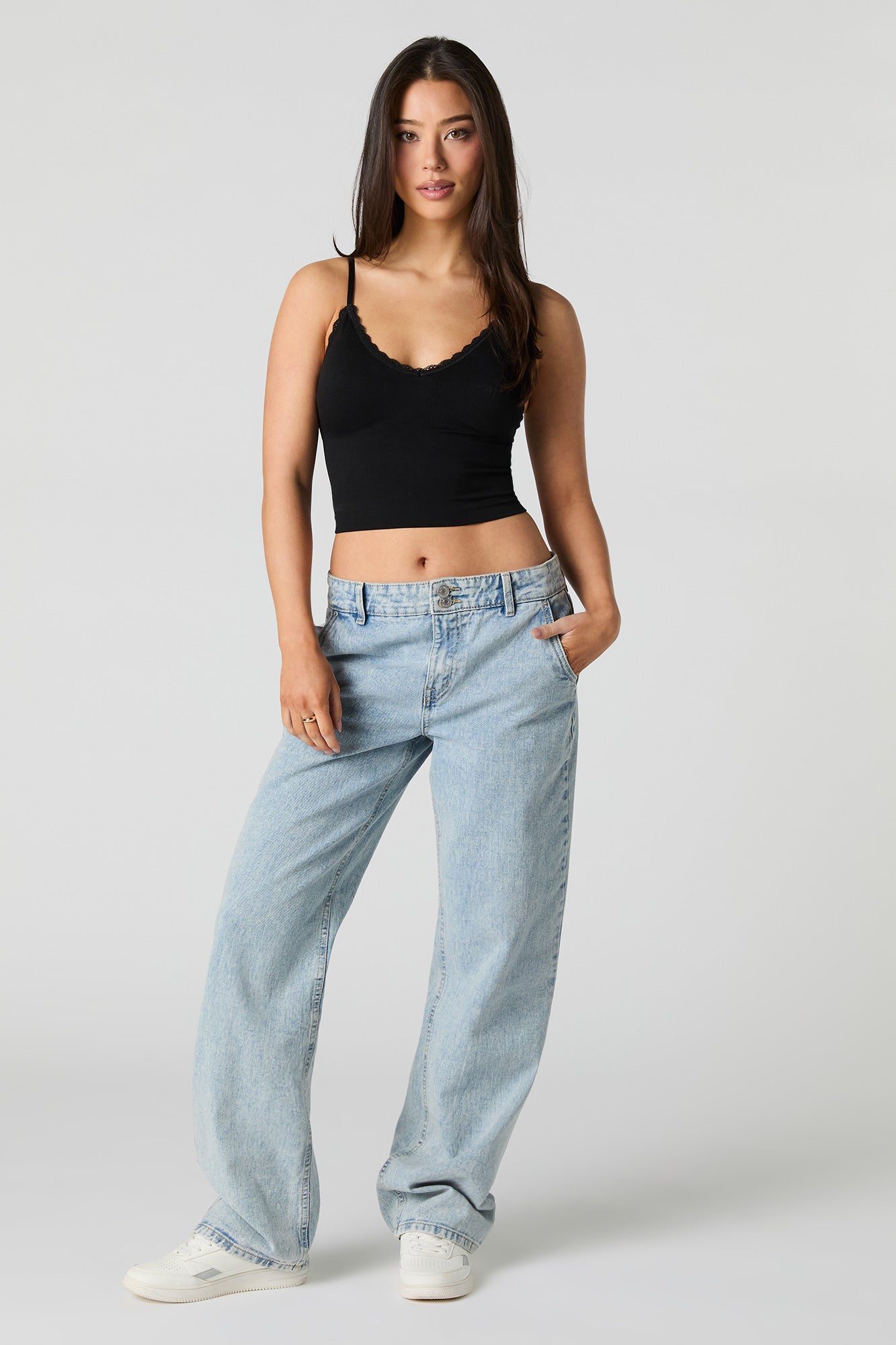 Seamless Lace Trim V-Neck Cami – Urban Planet