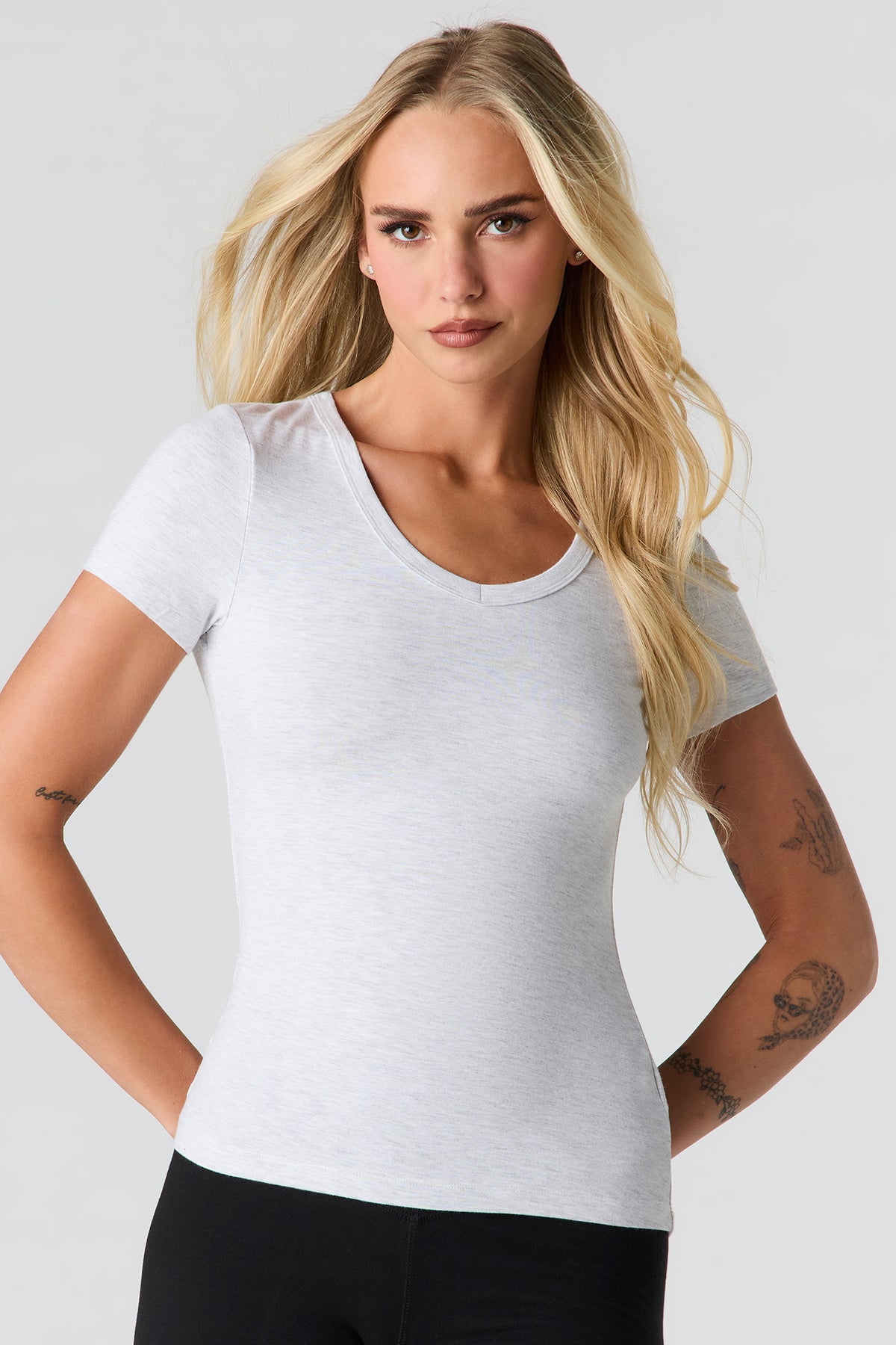 T-shirt à encolure en V