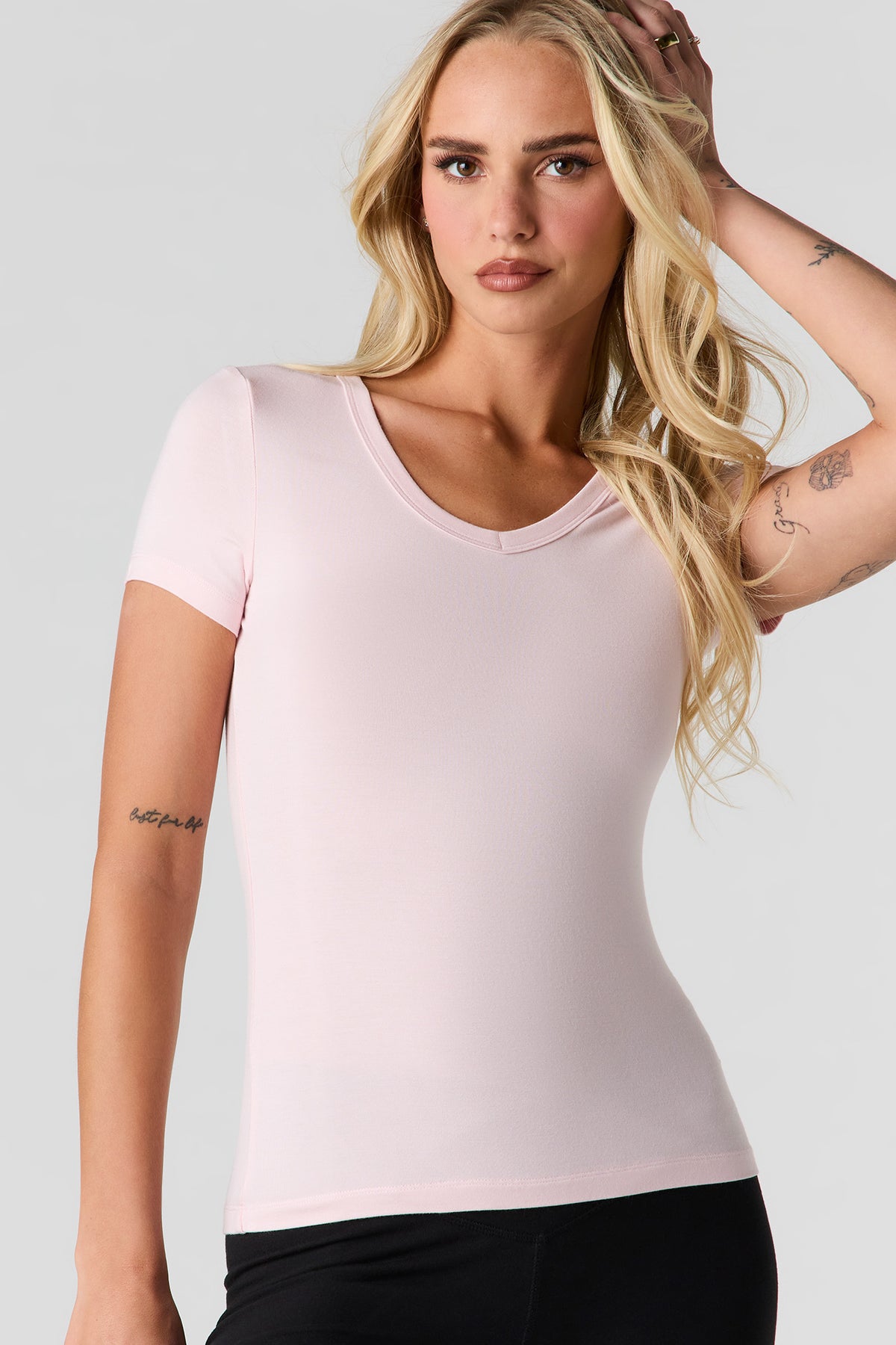 T-shirt à encolure en V