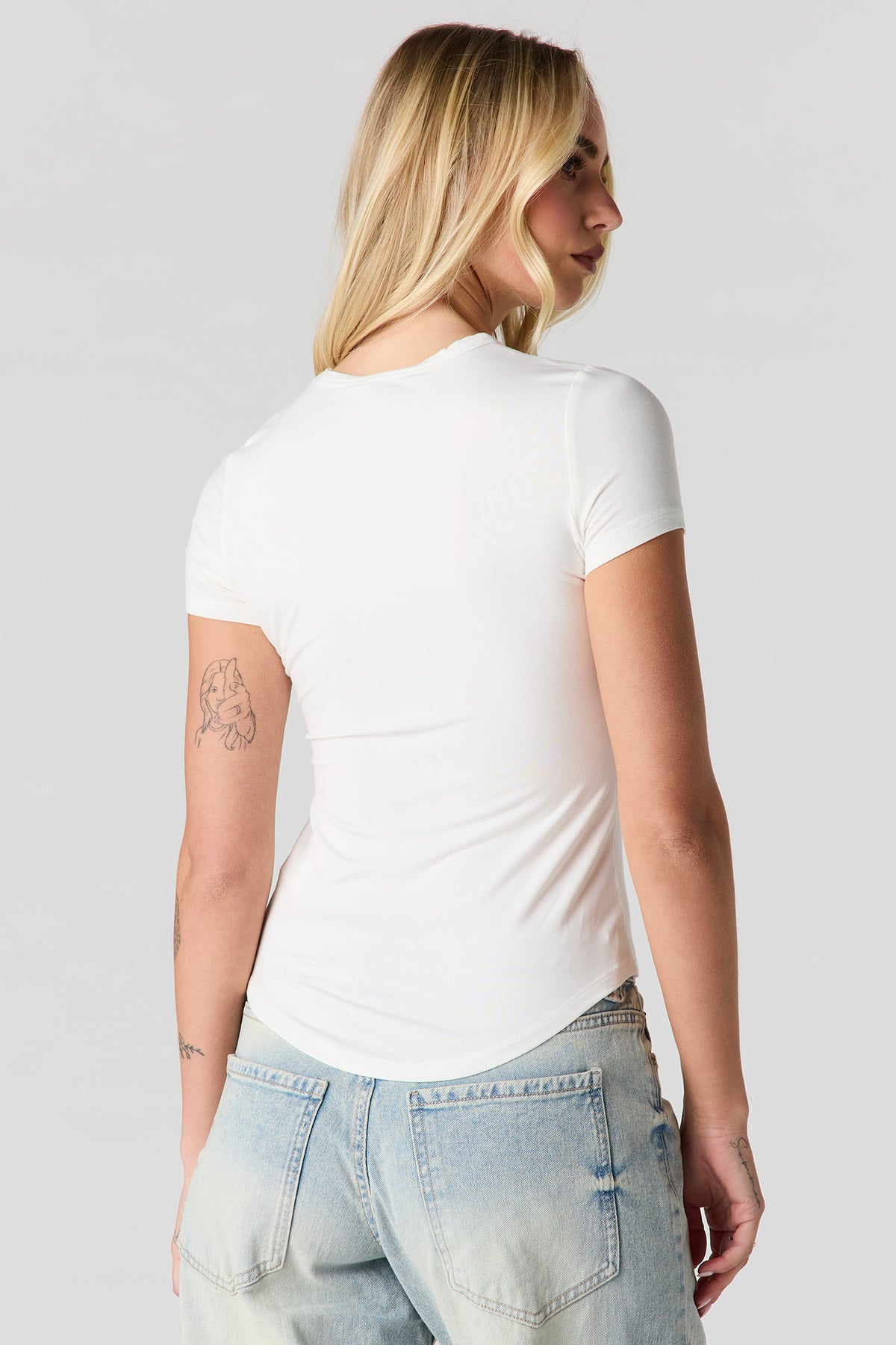 Vue alternative 2. T-shirt ras du cou