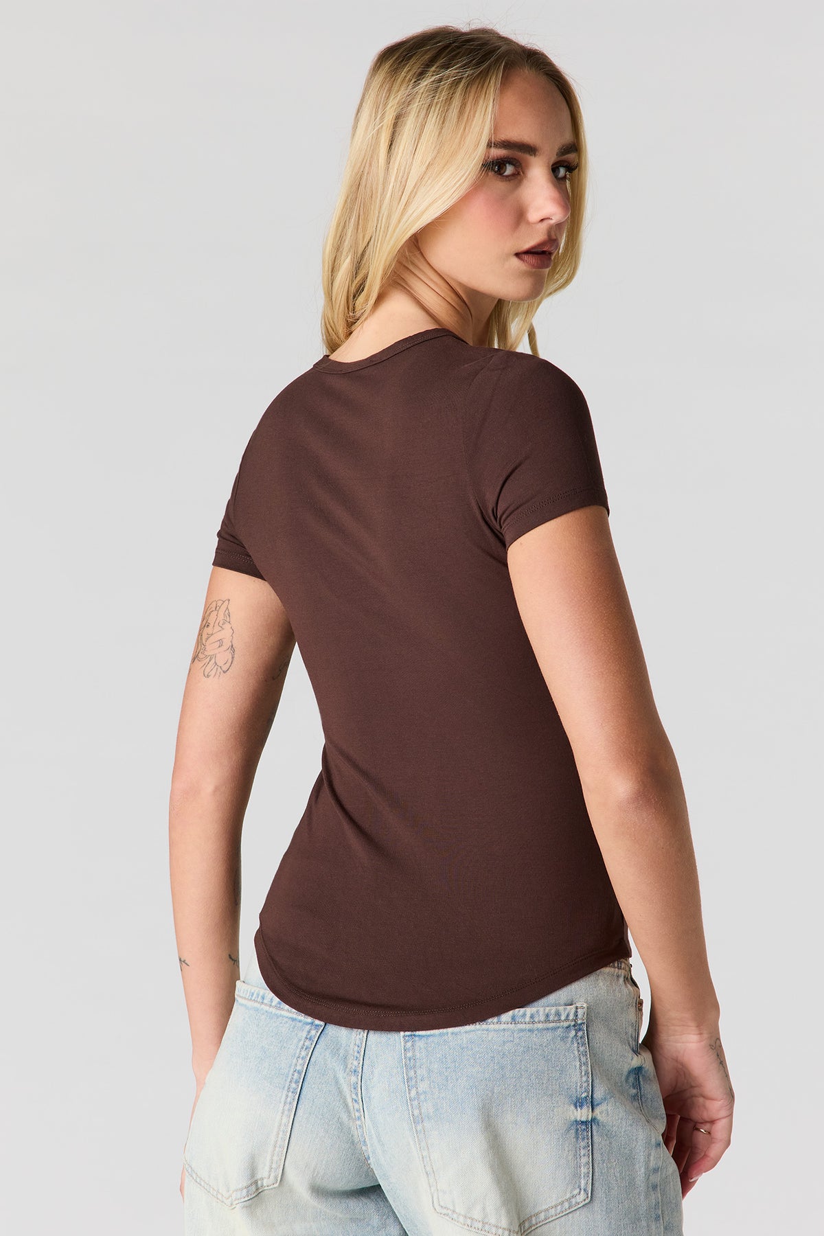 Vue alternative 2. T-shirt ras du cou