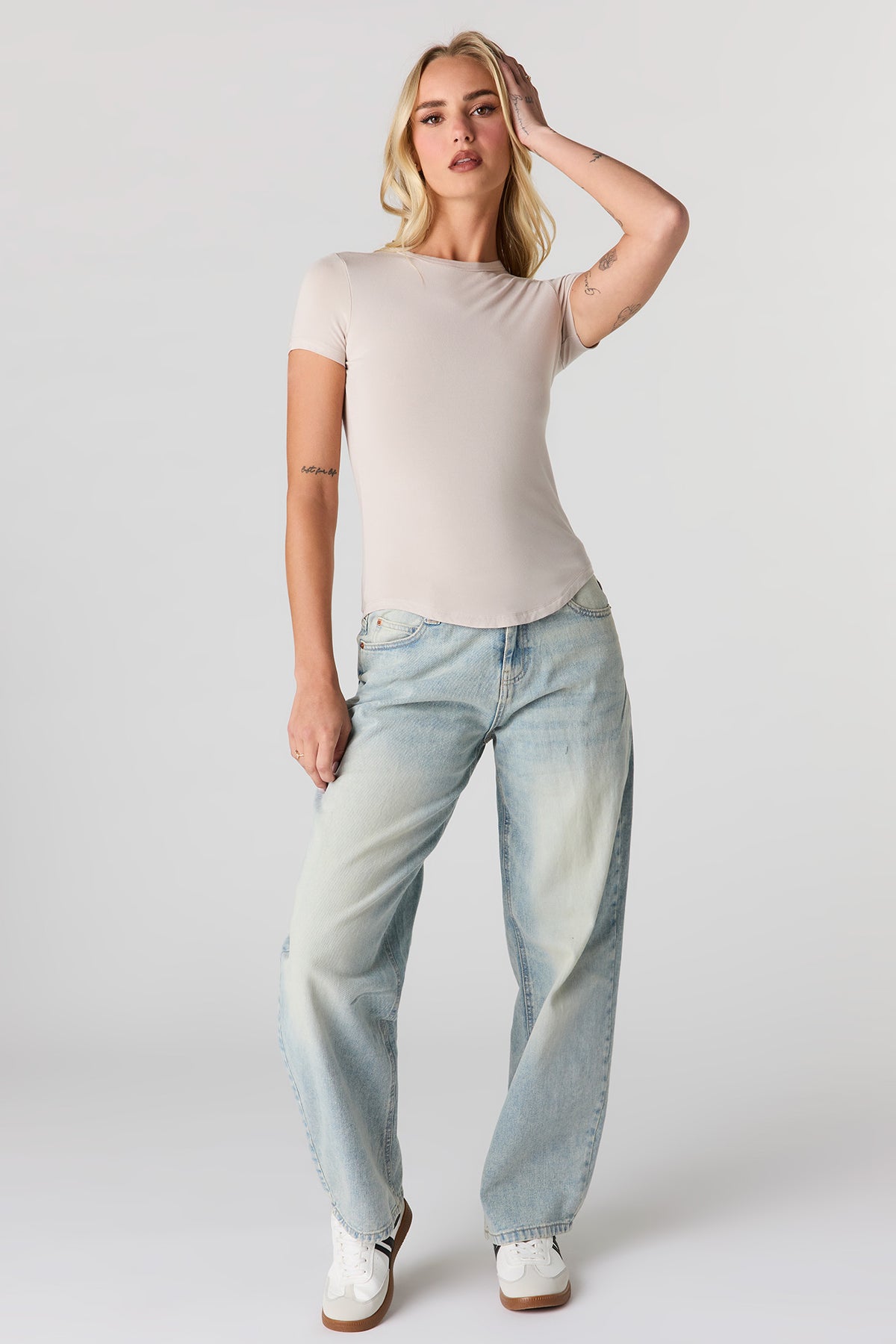 Vue alternative 3. T-shirt ras du cou
