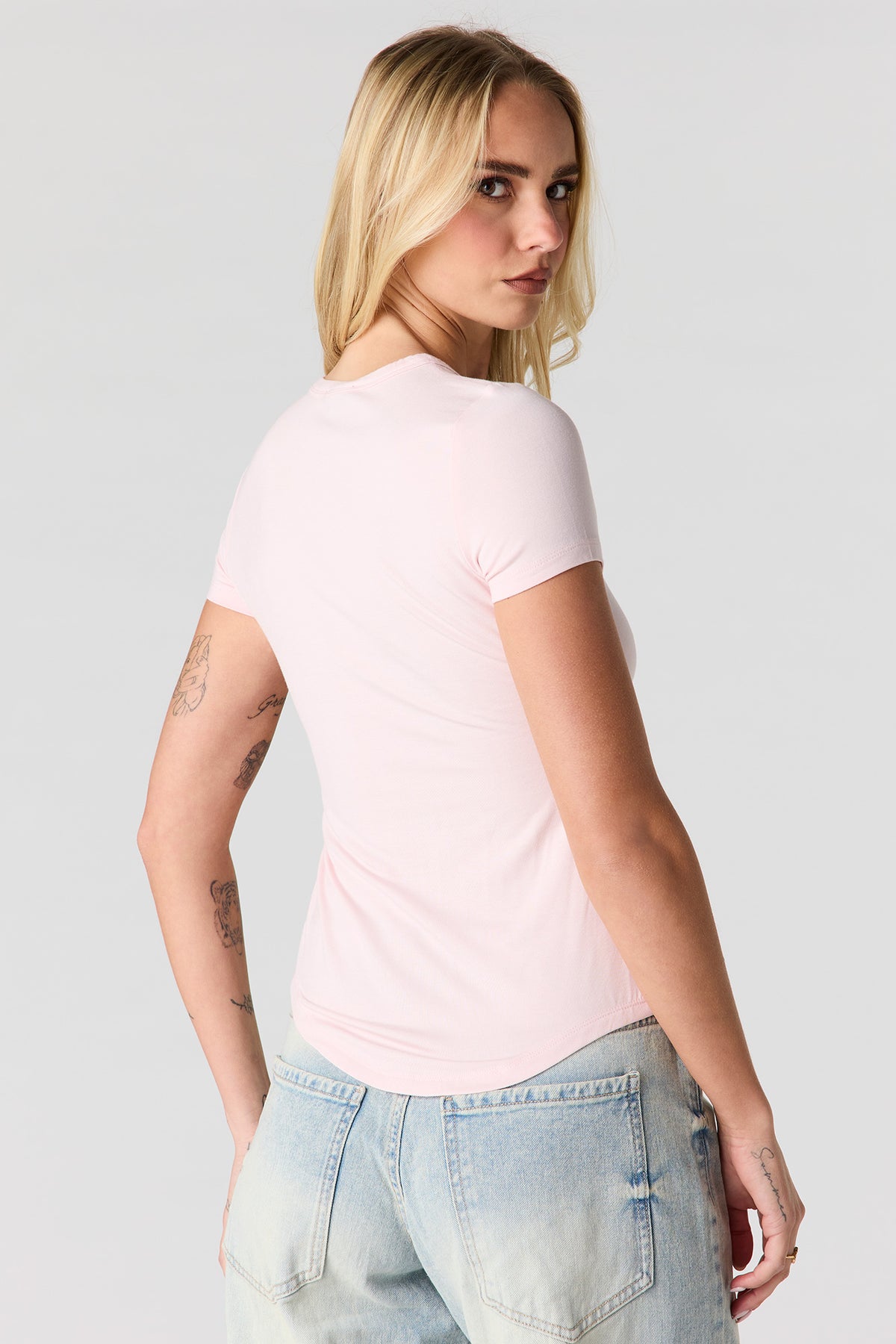 Vue alternative 2. T-shirt ras du cou