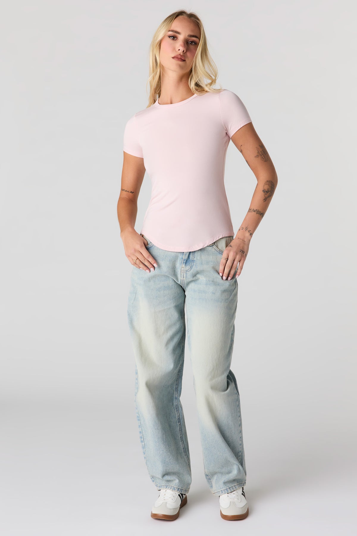 Vue alternative 3. T-shirt ras du cou