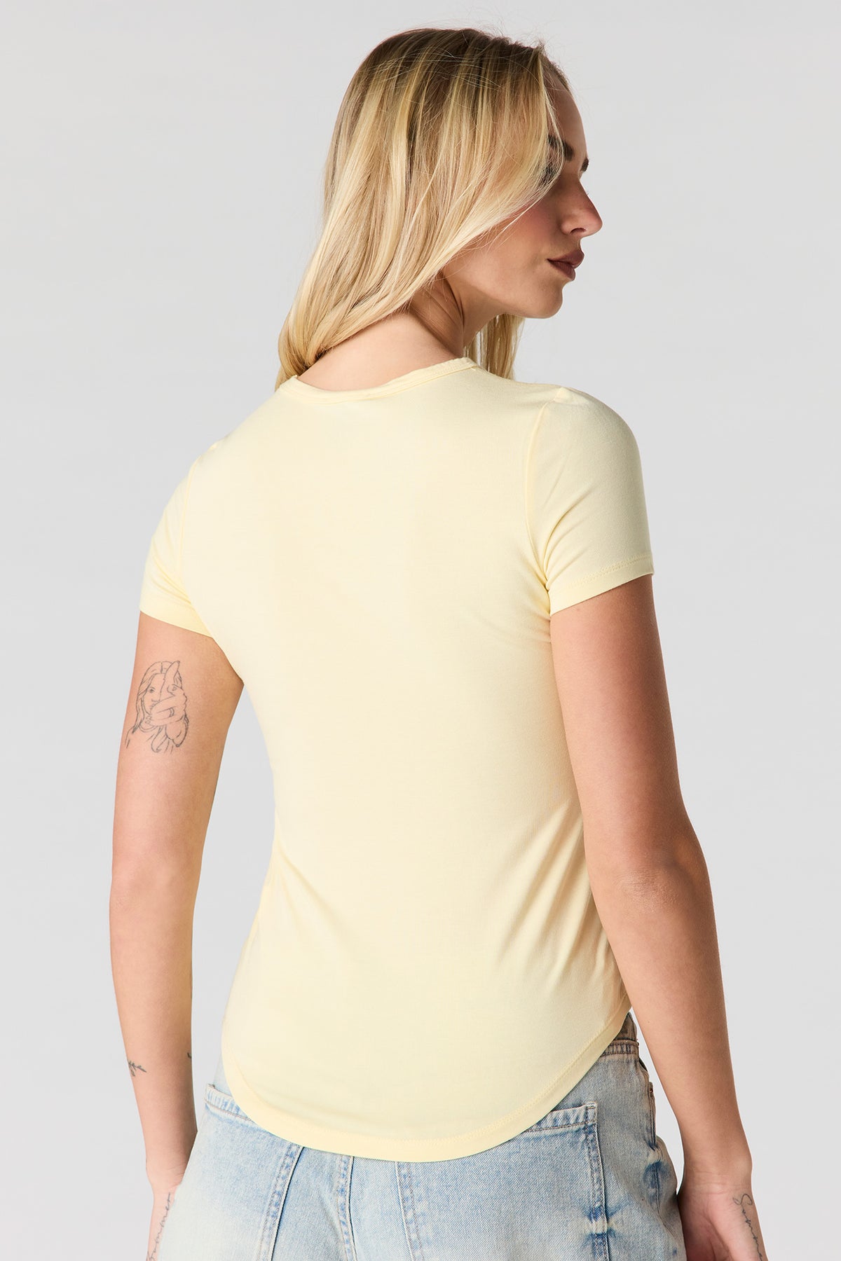 Vue alternative 2. T-shirt ras du cou