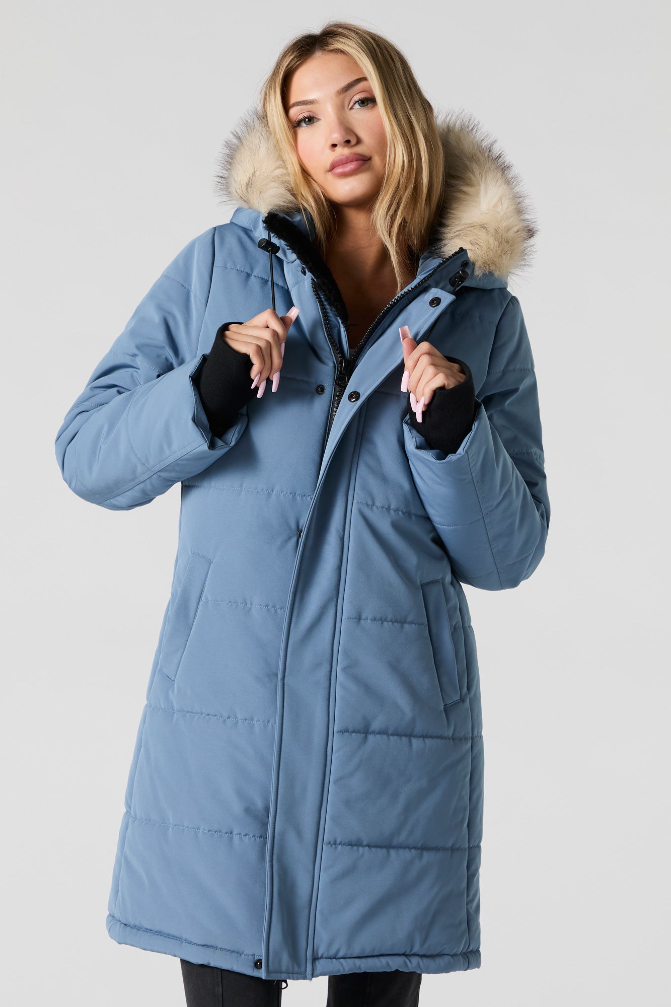 Parka bouffante à capuchon en similifourrure