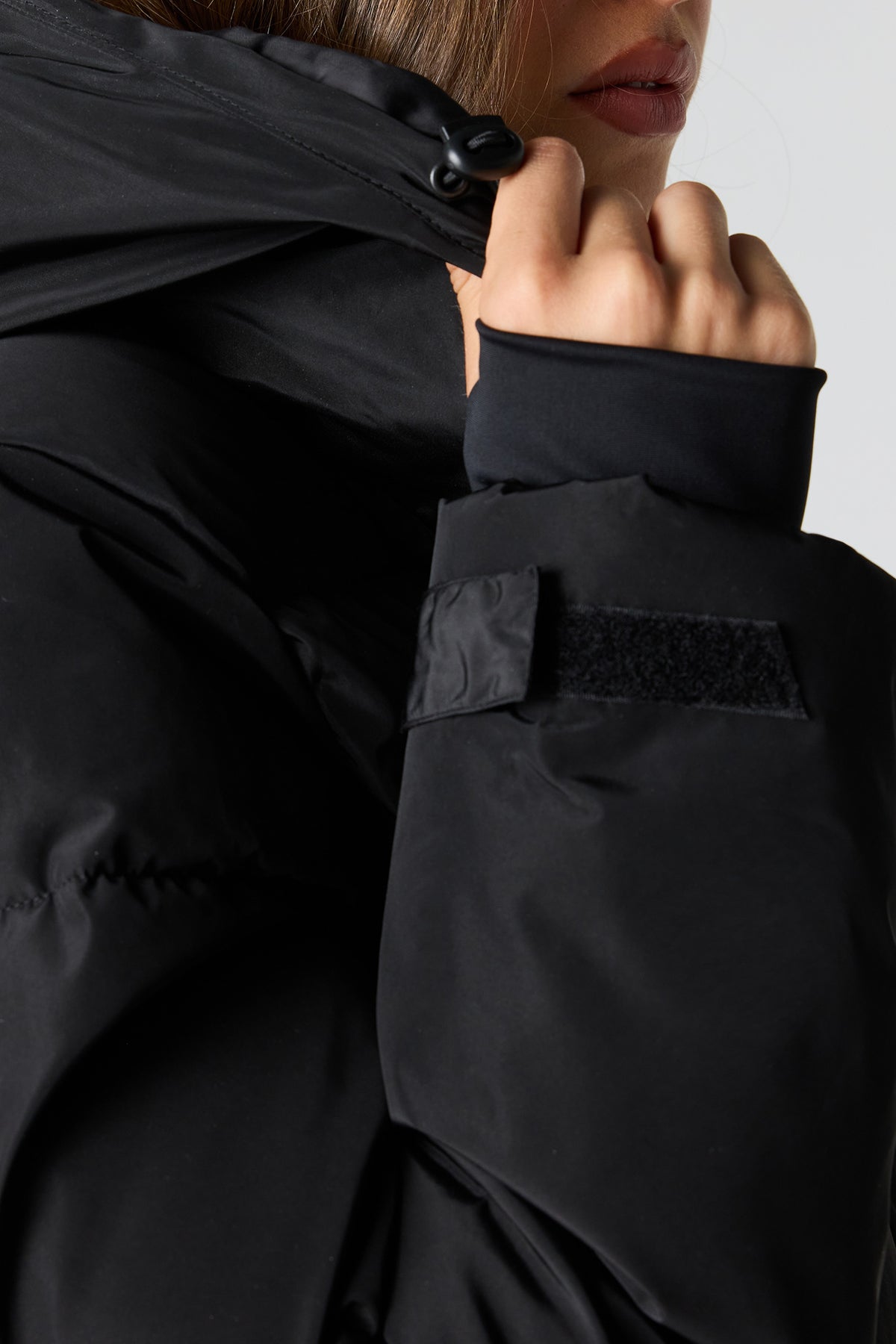 Vue alternative 8. Blouson bouffant à capuchon