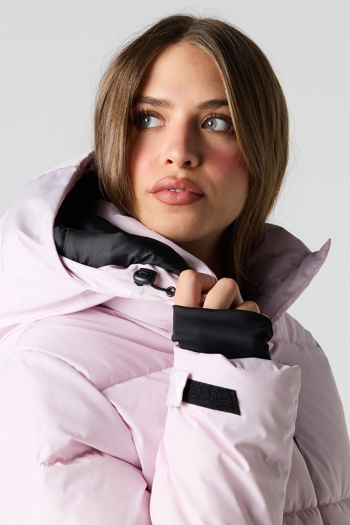 Vue alternative 4. Blouson bouffant à capuchon