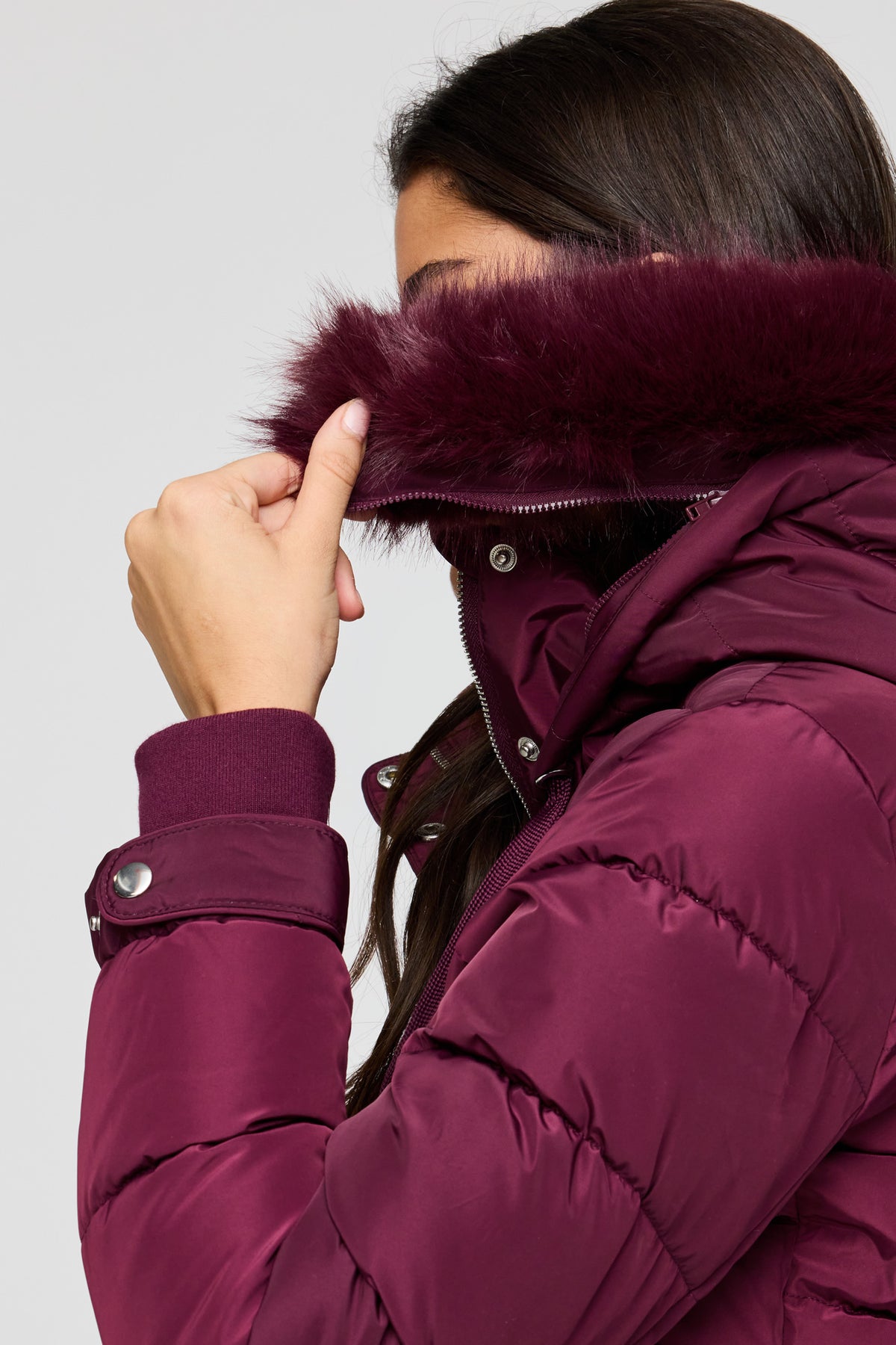 Vue alternative 4. Blouson bouffant matelassé avec liséré de similifourrure