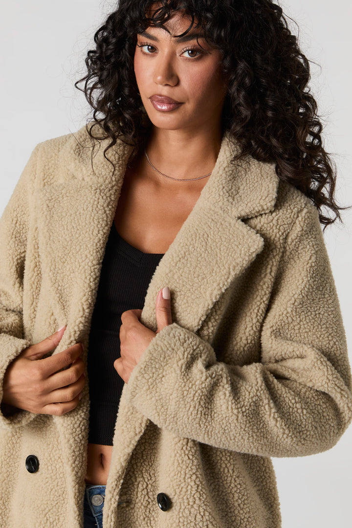 Manteau midi boutonné en Sherpa