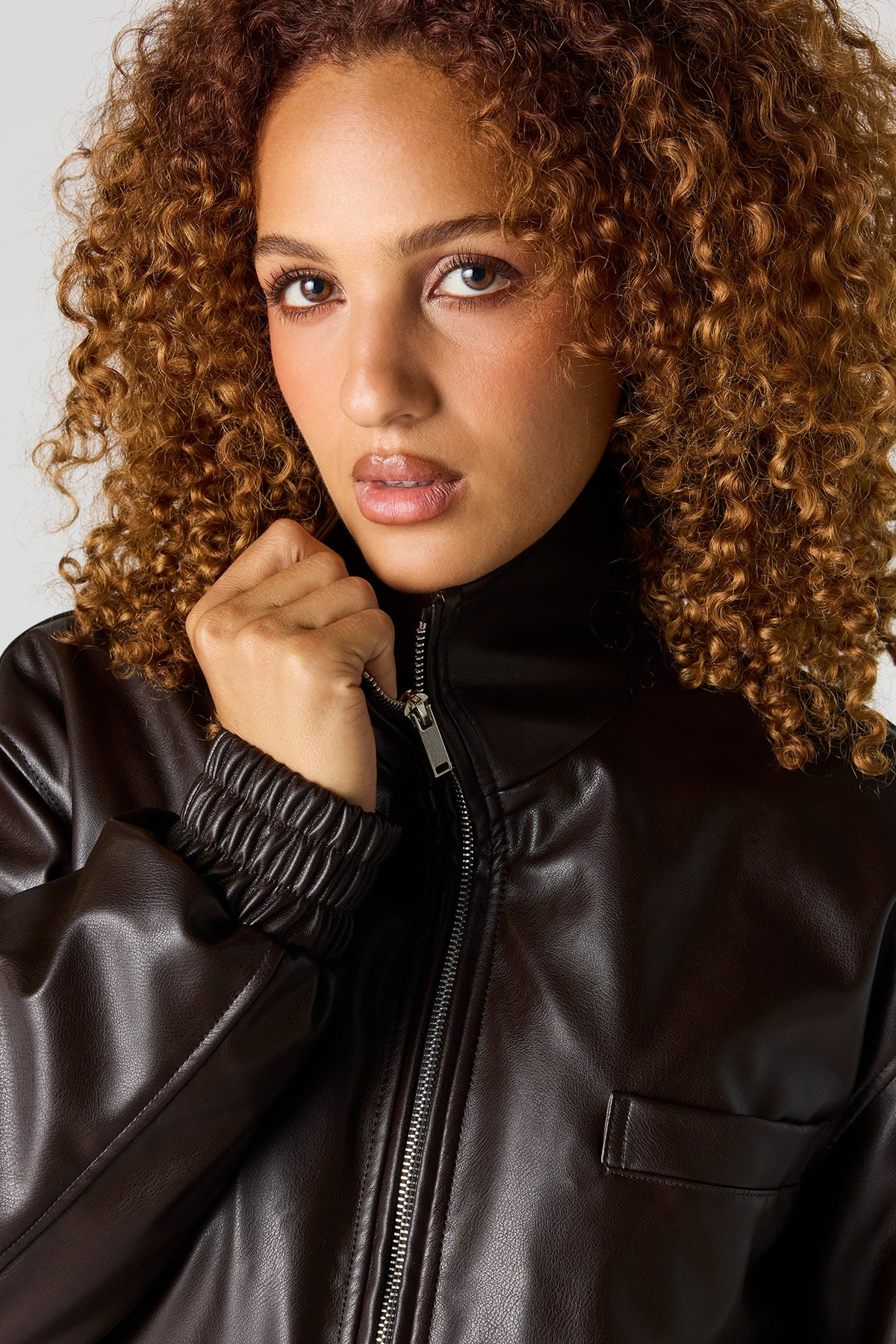 Vue alternative 4. Blouson aviateur en similicuir