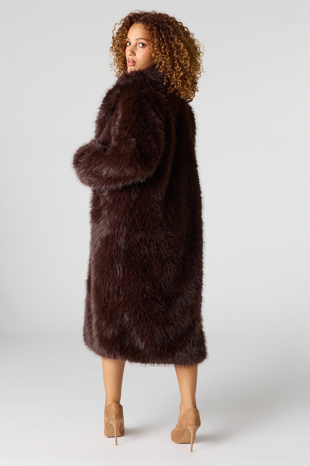 Alt View 3. Maxi Faux Fur Jacket - Brown