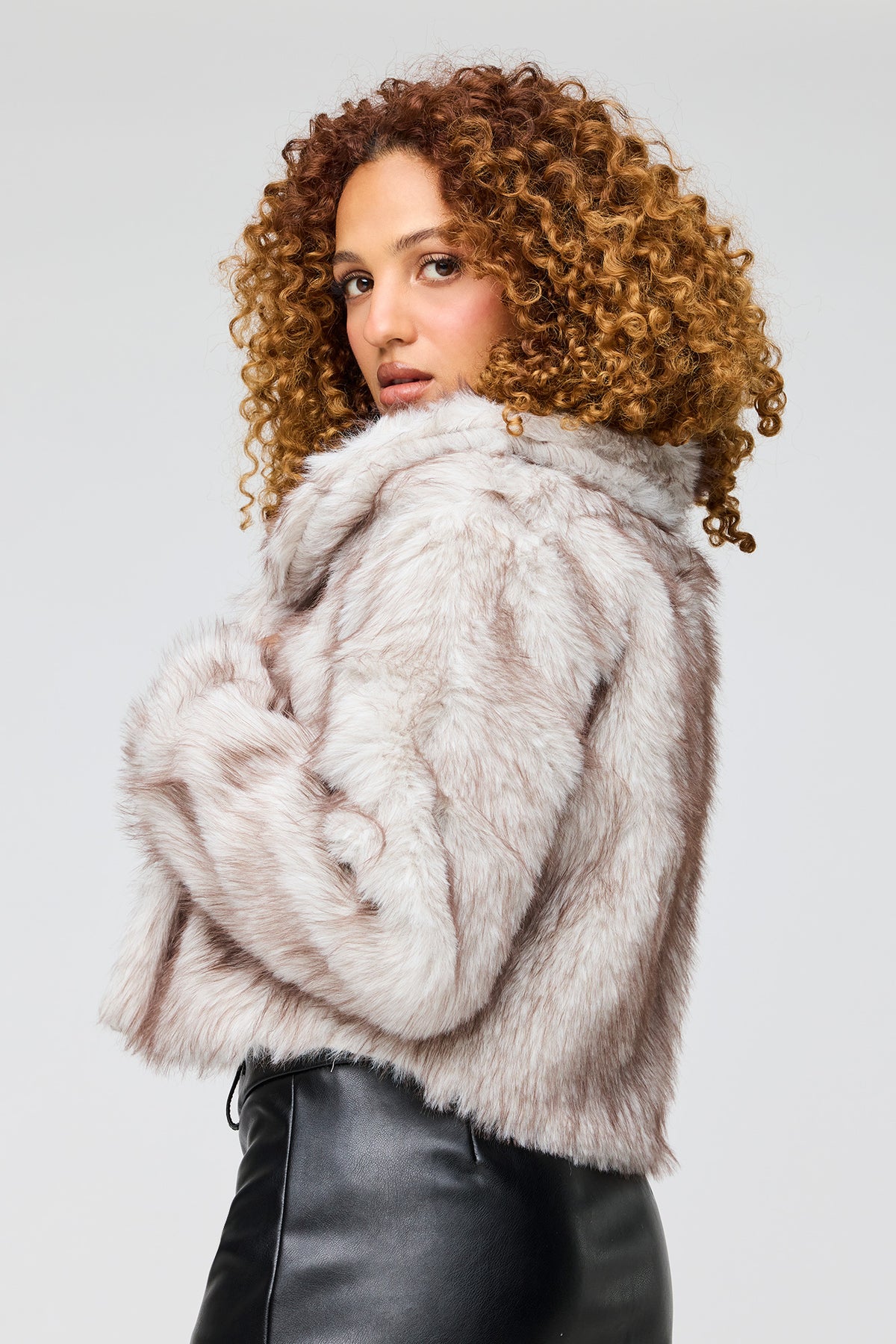Alt View 2. Faux Fur Jacket - White