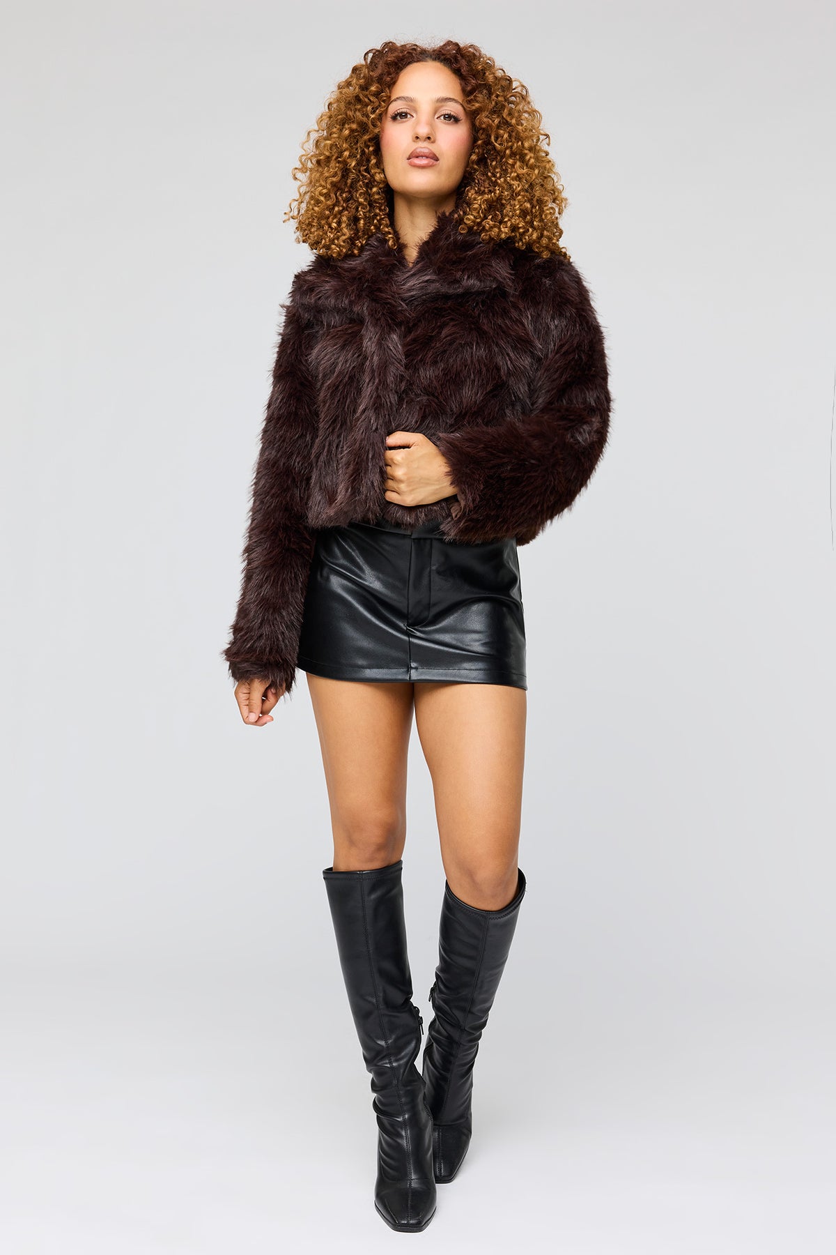 Alt View 3. Faux Fur Jacket - Brown