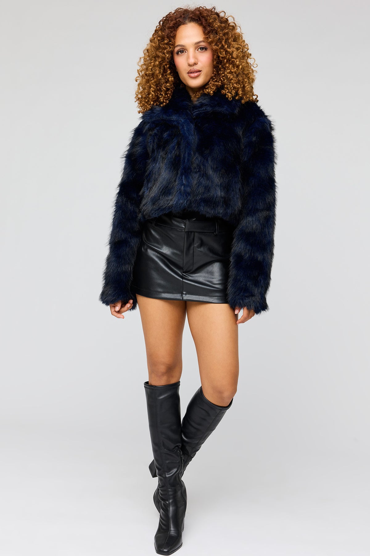 Alt View 3. Faux Fur Jacket - Navy