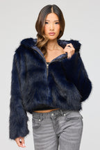 Blouson à capuchon en similifourrure avec fermeture à glissière