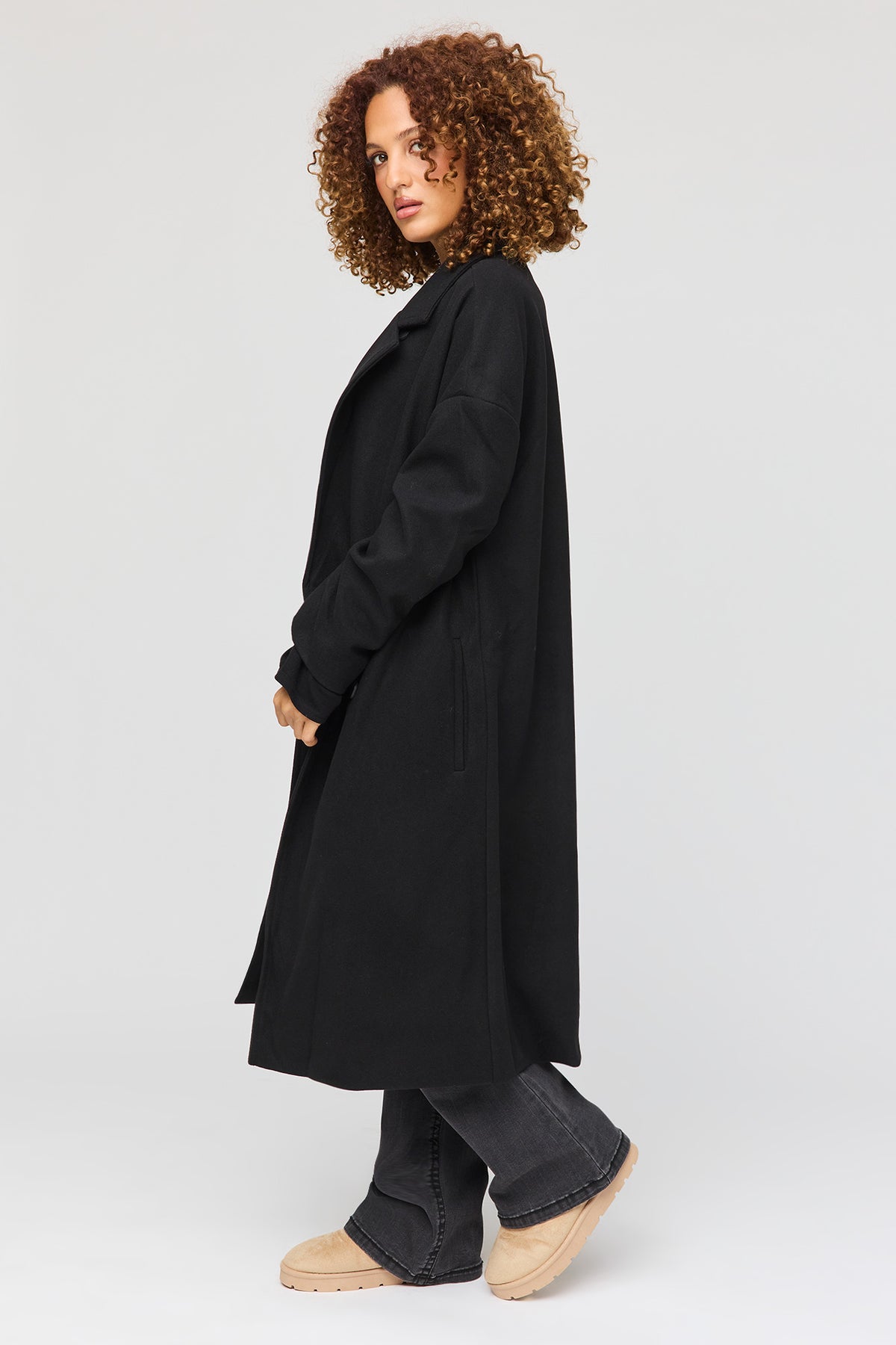Vue alternative 2. Manteau en laine à double boutonnage