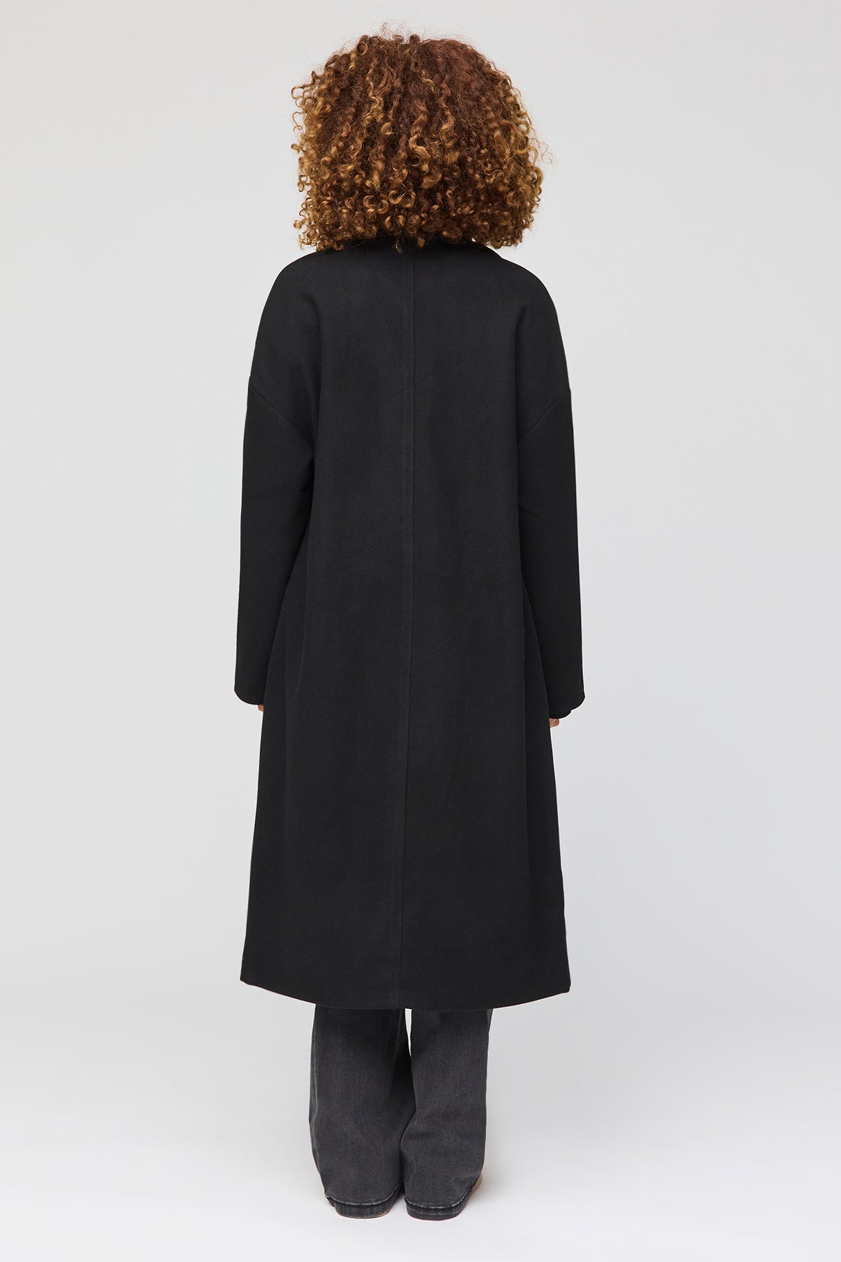 Vue alternative 3. Manteau en laine à double boutonnage