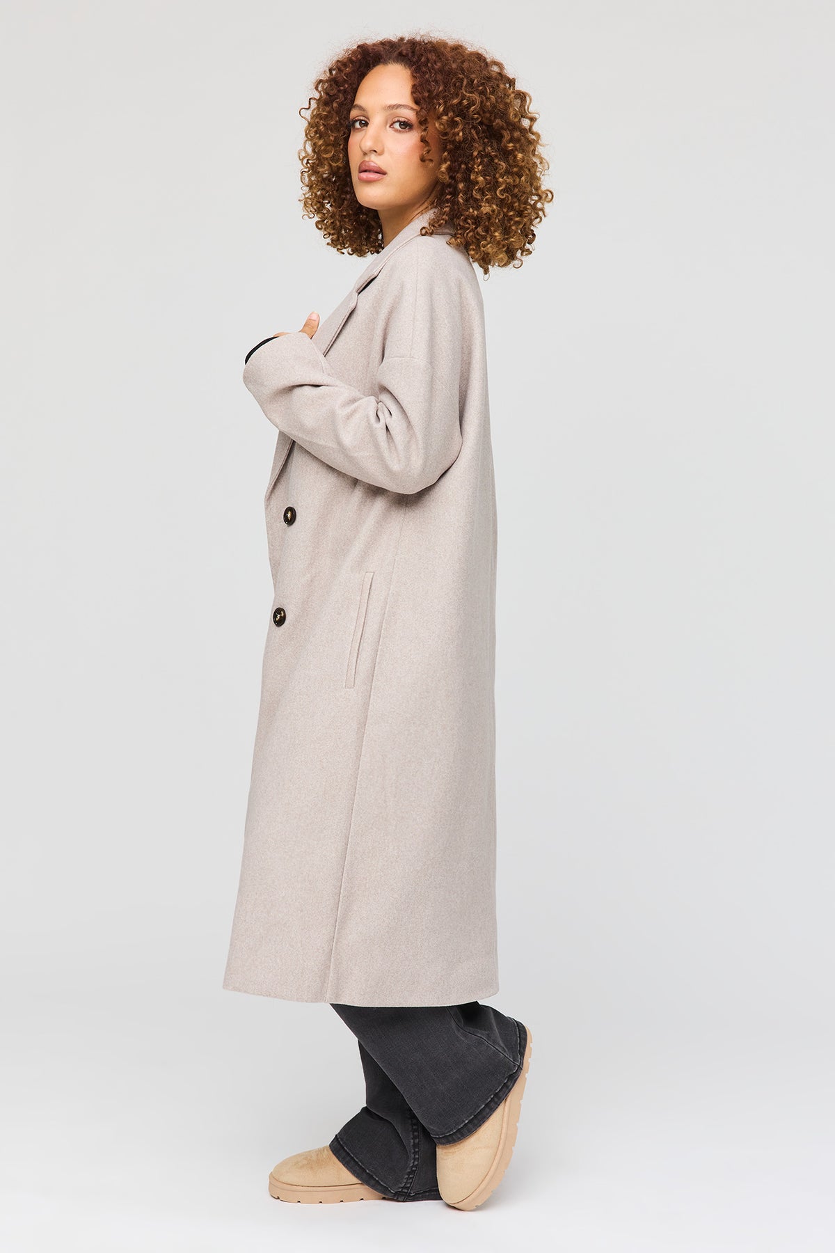 Vue alternative 2. Manteau en laine à double boutonnage