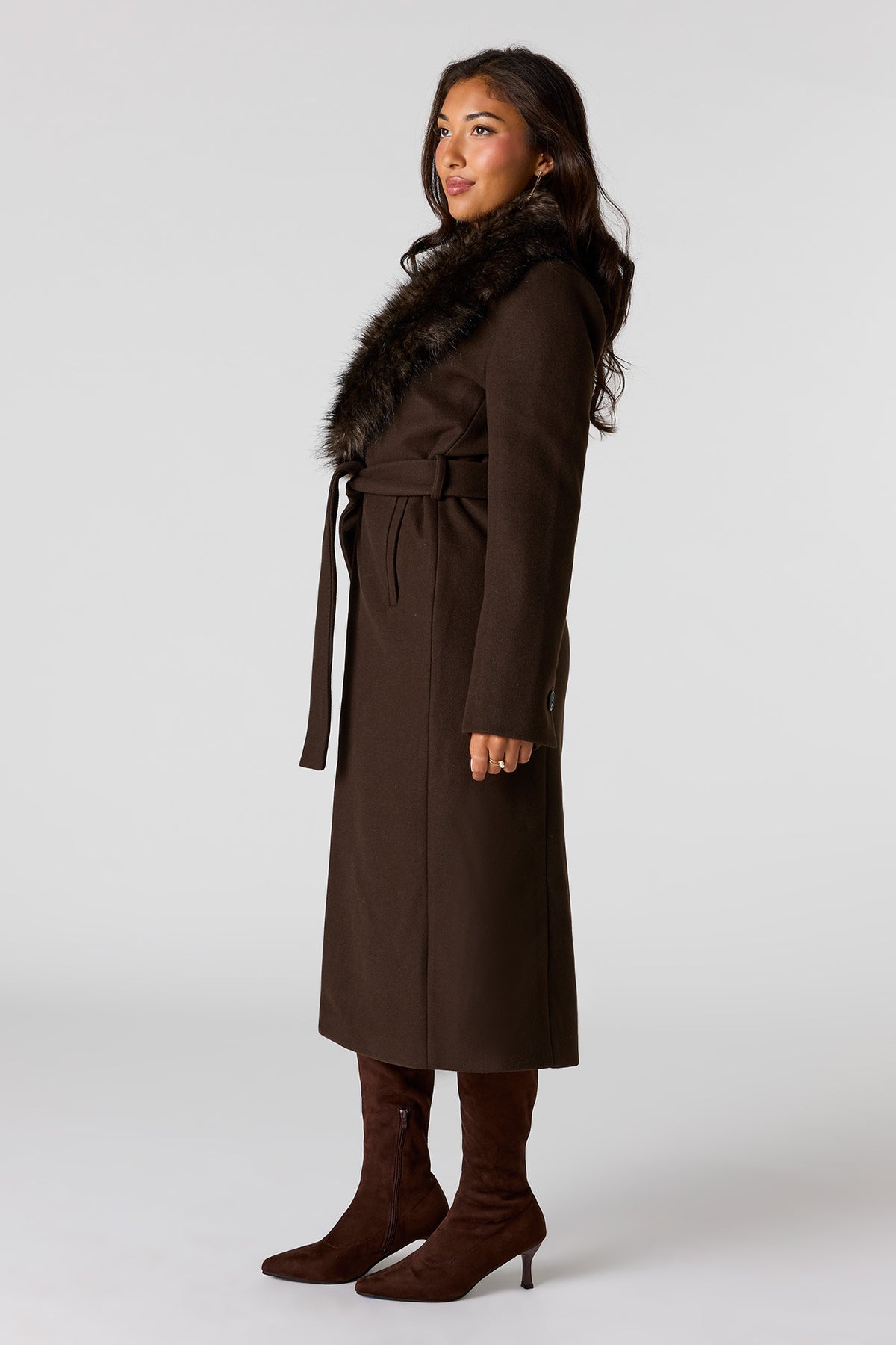 Alt View 2. Faux-Fur Collared Coat - Brown