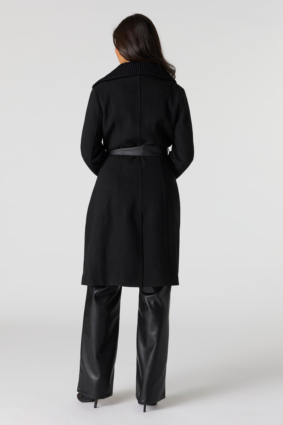 Vue alternative 3. Manteau à double boutonnage avec fermeture à glissière et ceinture